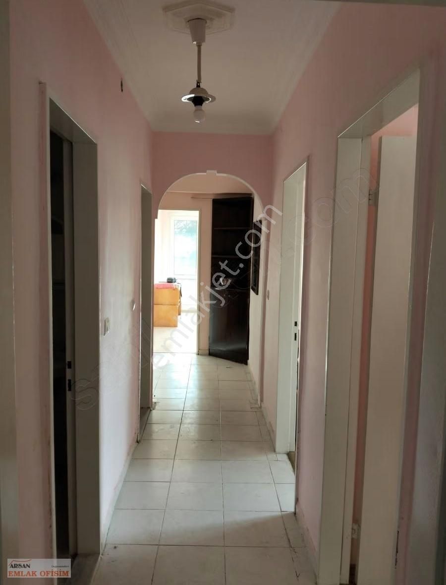 Deniz Manzaralı Satılık Yüksek Zemin Kat Kalıcı Konut 3+1 100 M2 - Görsel 8