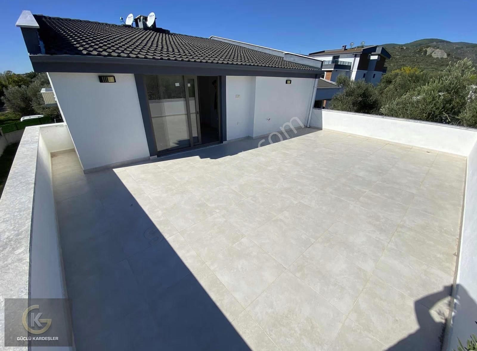 Güçlü Kardeşlerden Doğa İle İç İçe 4+1 Geniş Bahçeli Villalar - Görsel 15