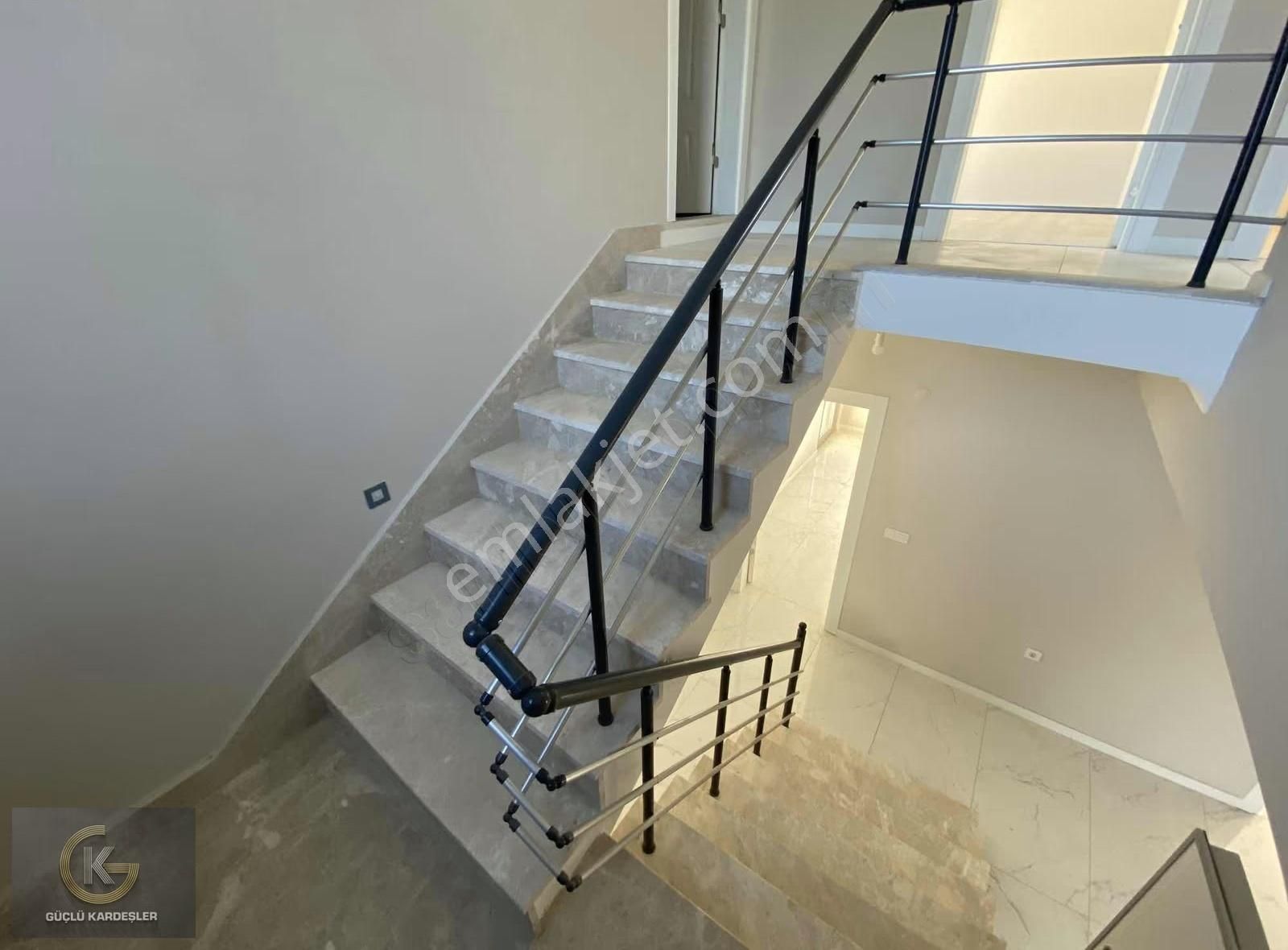 Güçlü Kardeşlerden Doğa İle İç İçe 4+1 Geniş Bahçeli Villalar - Görsel 9