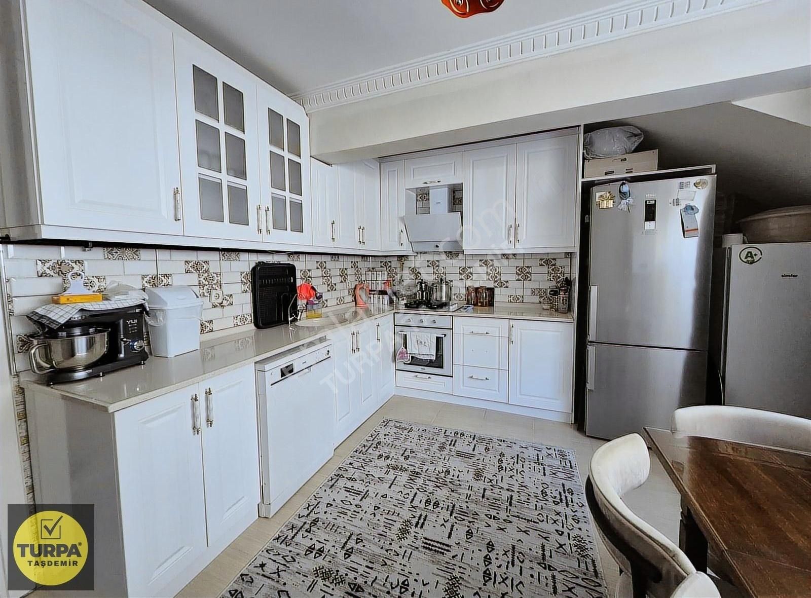 Turpa Taşdemir'den Çamlık Mah. Uçanyola Yakın Satılık 3+1 Daire