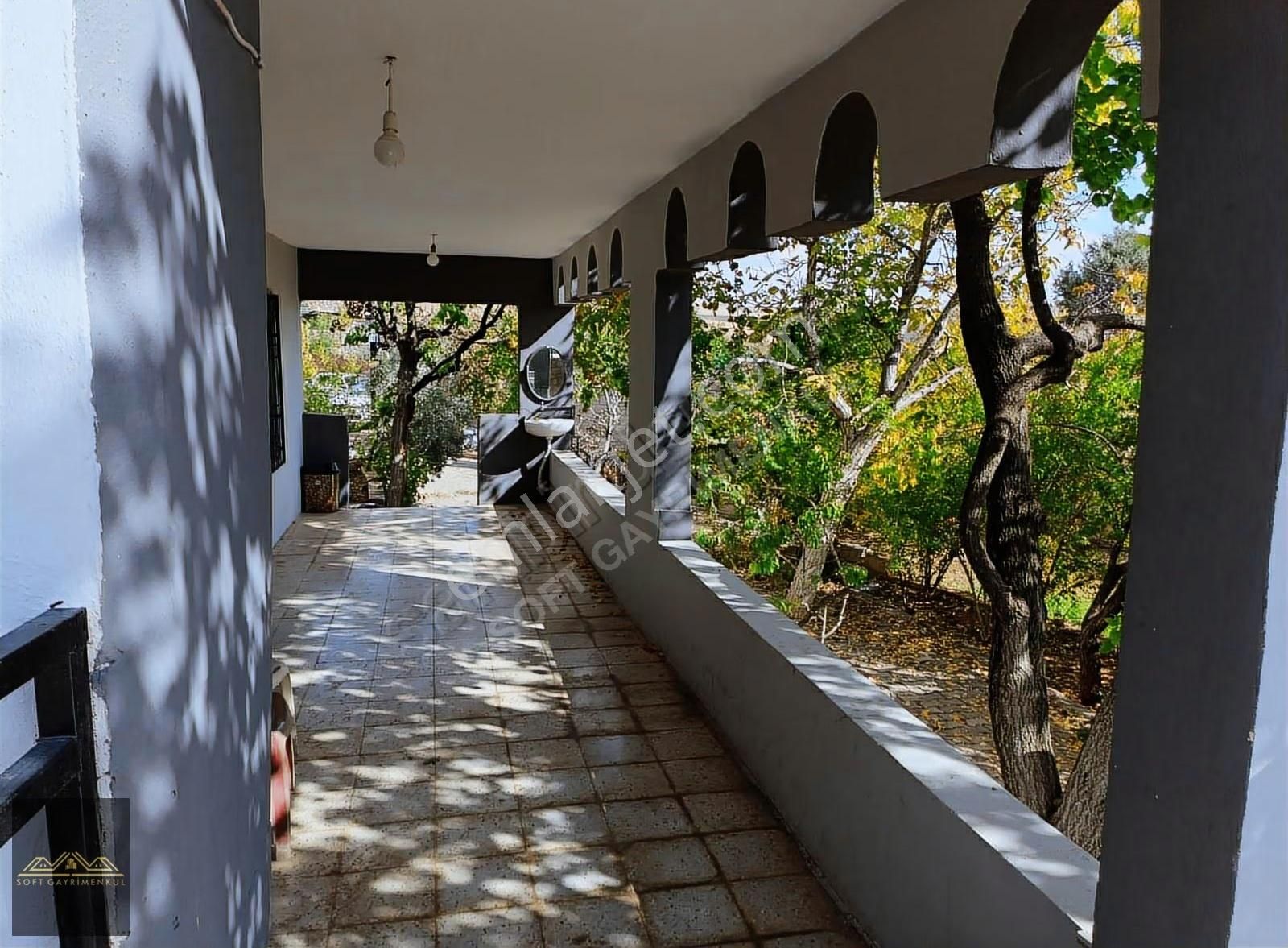 Bağlarbaşı`nın En Gözde Konumunda 1500 M2 Satılık Bağevi - Görsel 16