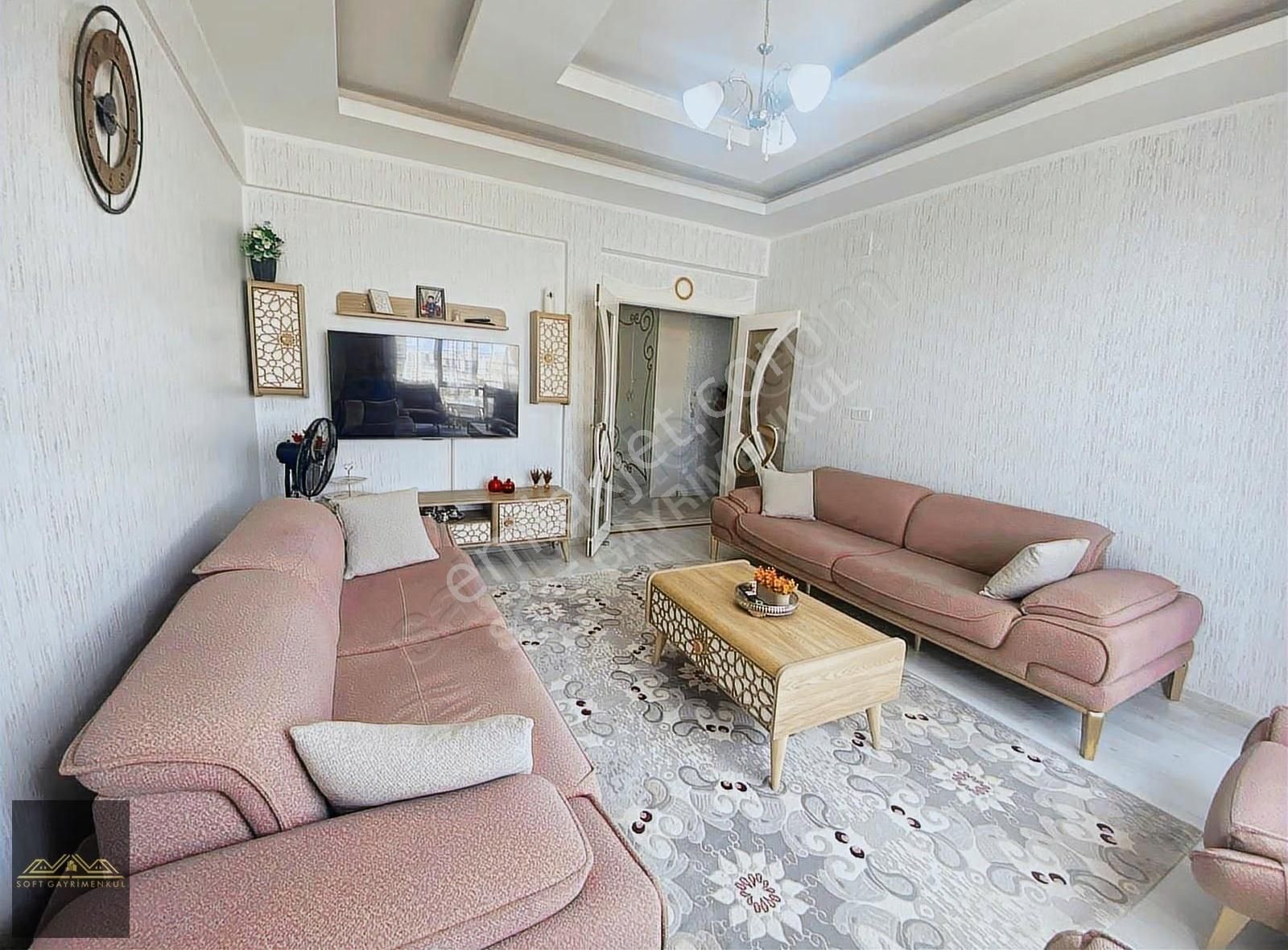 Karacaahmet'te Geniş Cam Balkonlu Masrafsız Satılık 2+1 Daire