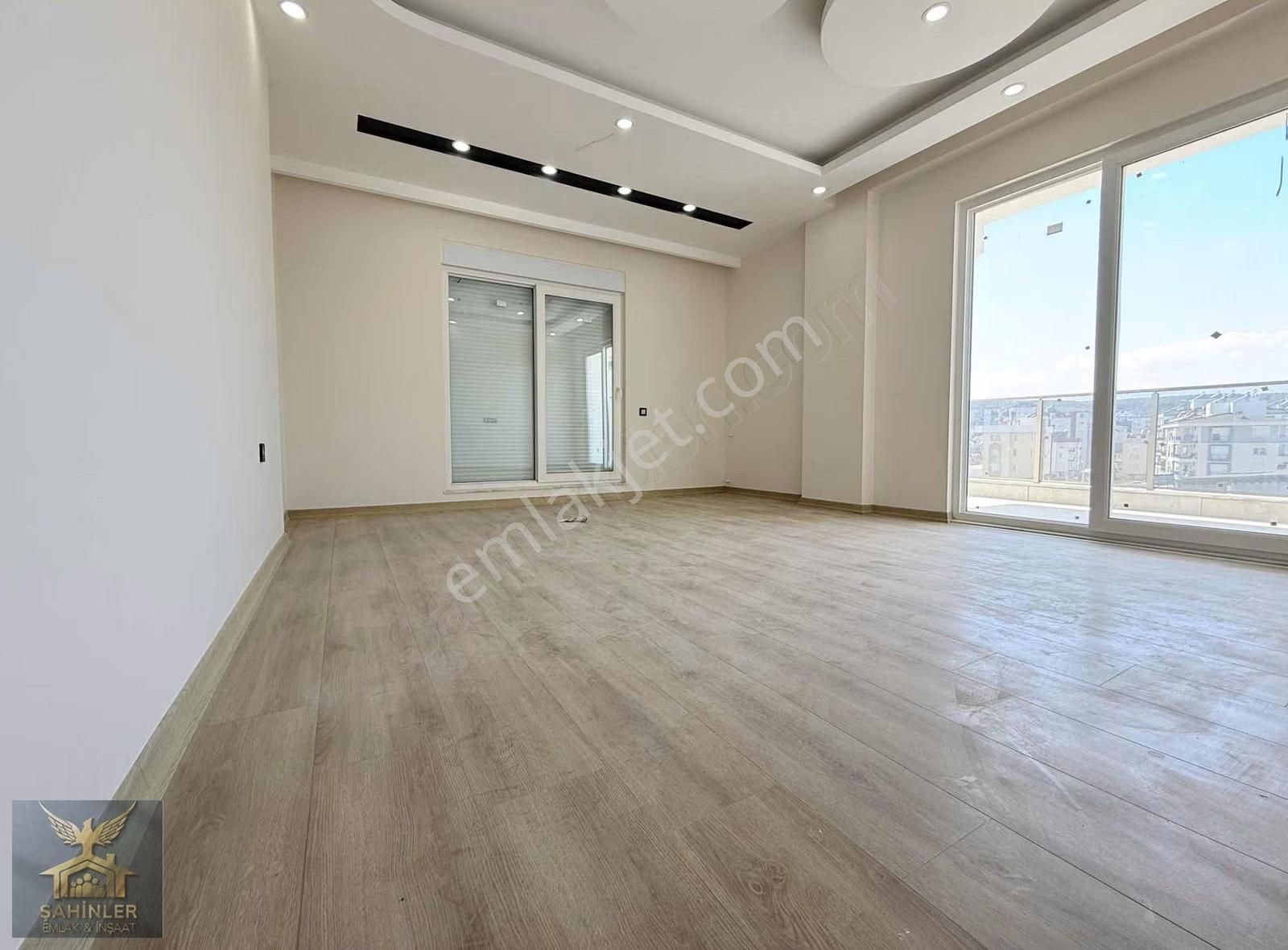 Aydoğmuşta Tranvaya Yürüme Mesafesinde Ebeveyn Banyolu 110 M2 - Görsel 12