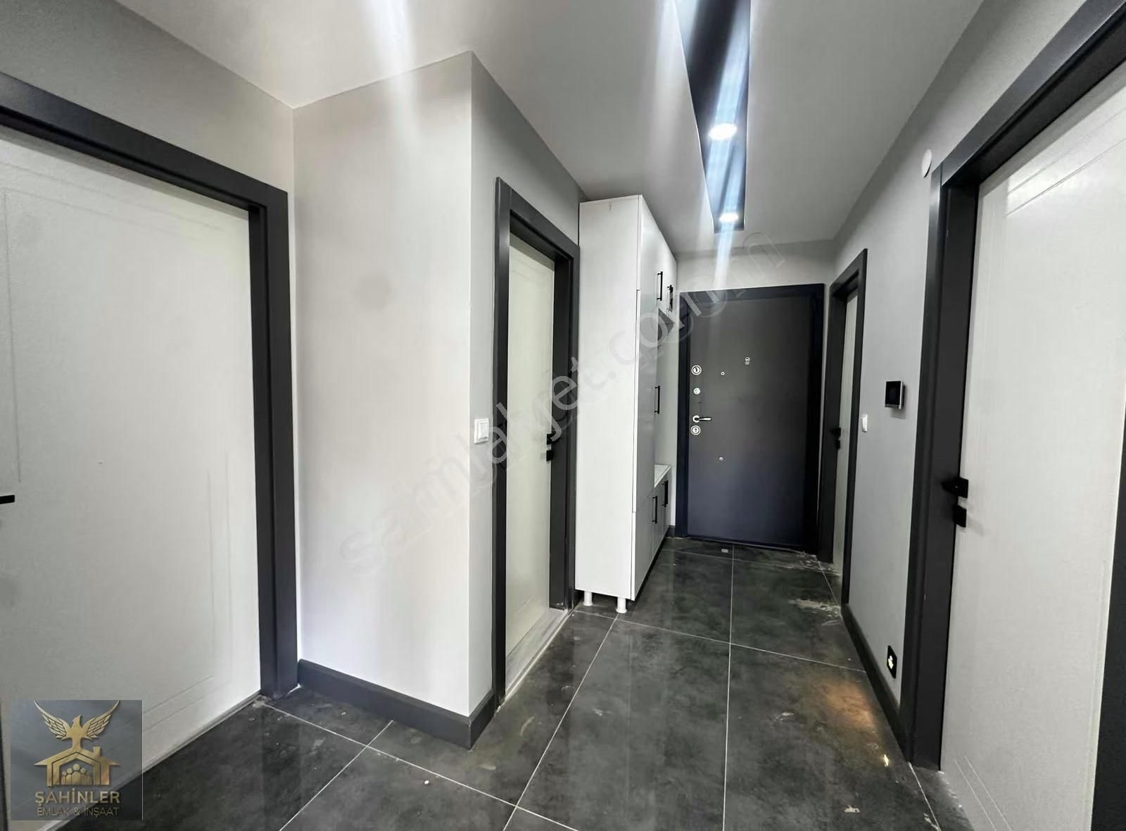 Aydoğmuş'ta Katta Ayrı Mutfak Geniş Salon Çift Balkon Çift Banyo - Görsel 17