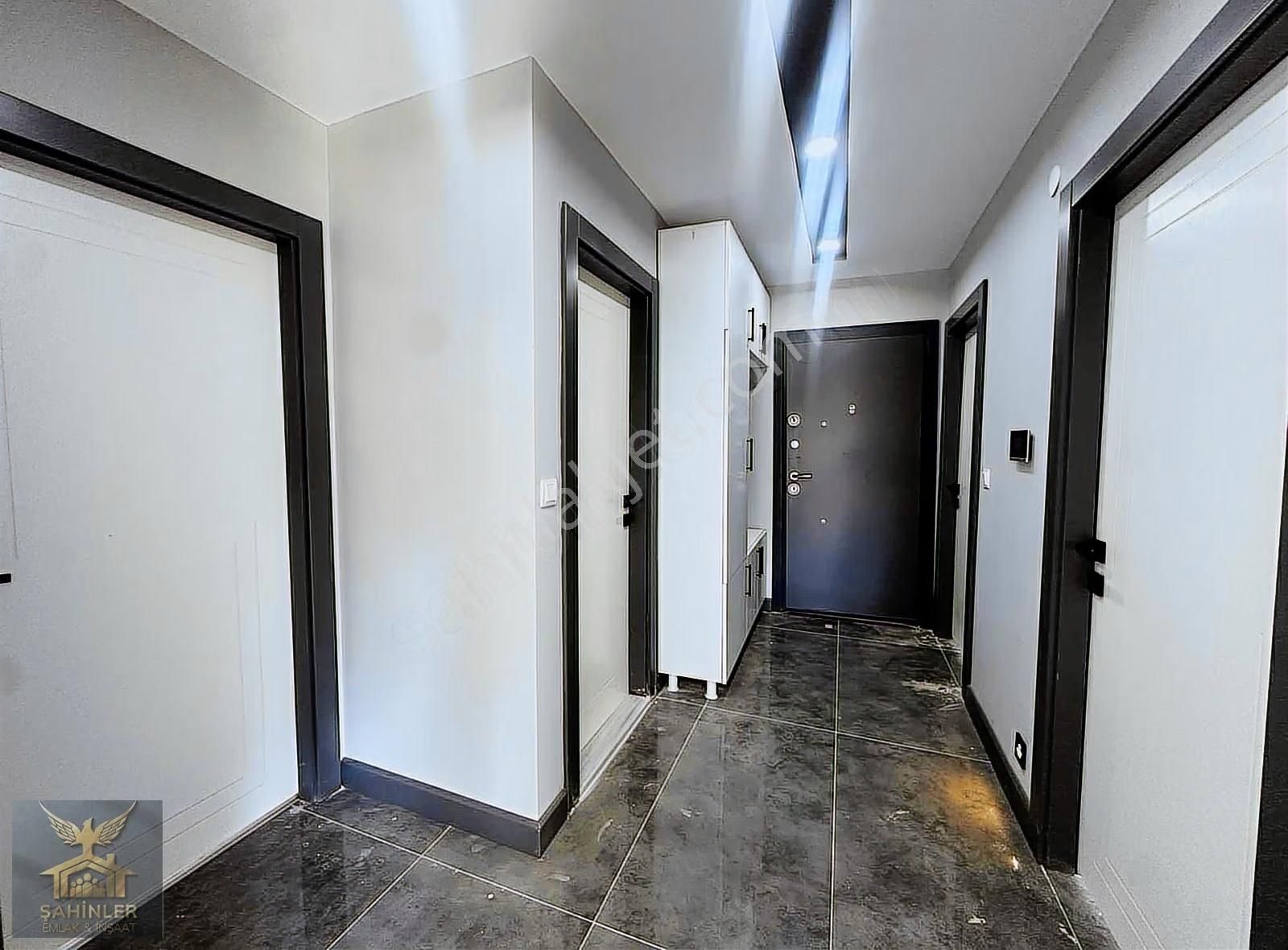 Aydoğmuş'ta Katta Ayrı Mutfak Geniş Salon Çift Balkon Çift Banyo - Görsel 18