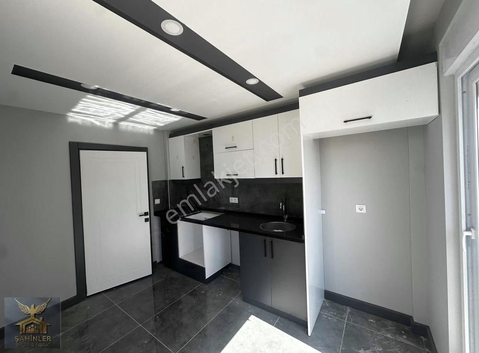 Aydoğmuş'ta Katta Ayrı Mutfak Geniş Salon Çift Balkon Çift Banyo - Görsel 4