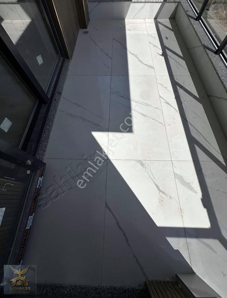 Şehir Hastanesine Yakın Sıfır İskanlı Arakat Cadde Üzeri 3+1 - Görsel 2