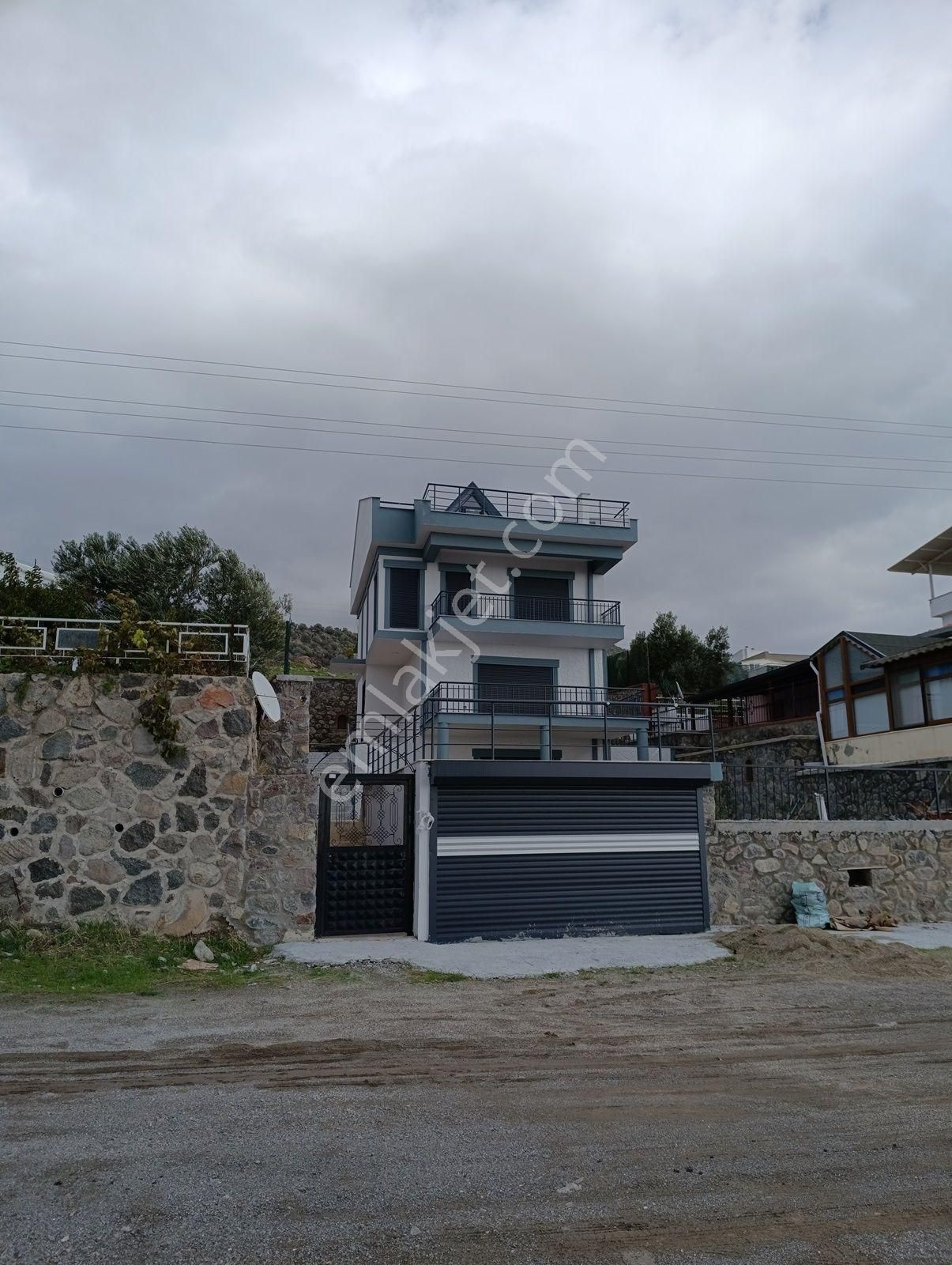 Çandarlı'da Kartpostallık Deniz Manzaralı Sıfır Fourlex Villa - Görsel 35