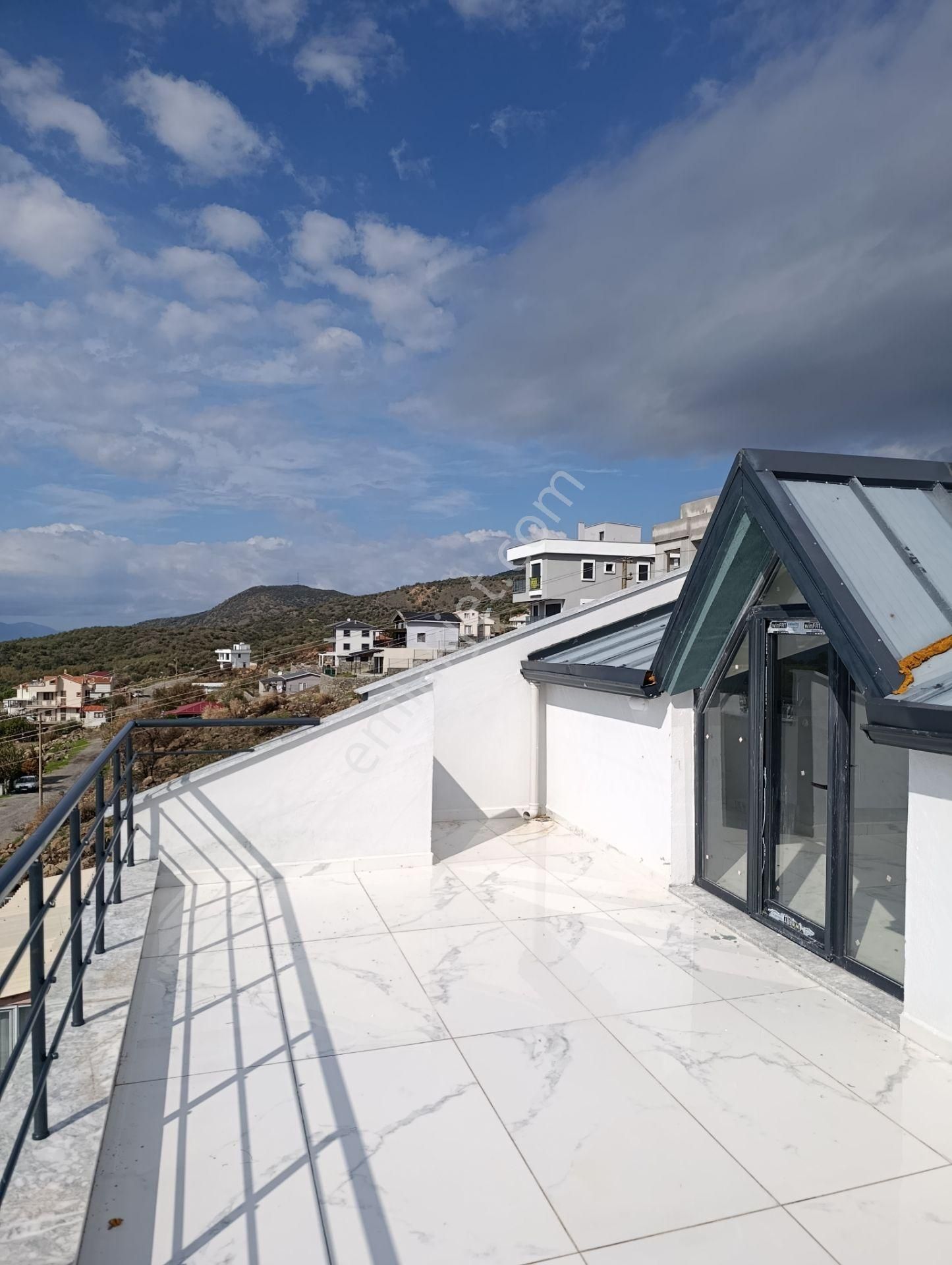 Çandarlı'da Kartpostallık Deniz Manzaralı Sıfır Fourlex Villa - Görsel 25