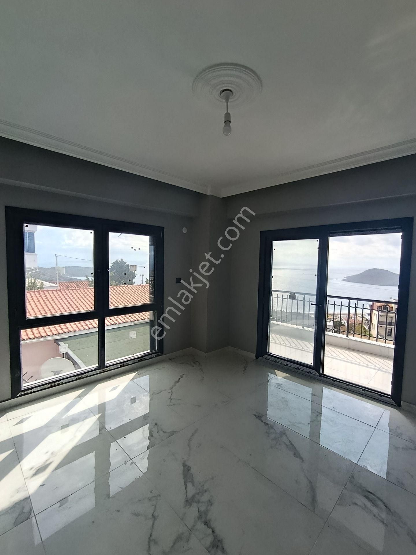 Çandarlı'da Kartpostallık Deniz Manzaralı Sıfır Fourlex Villa - Görsel 15