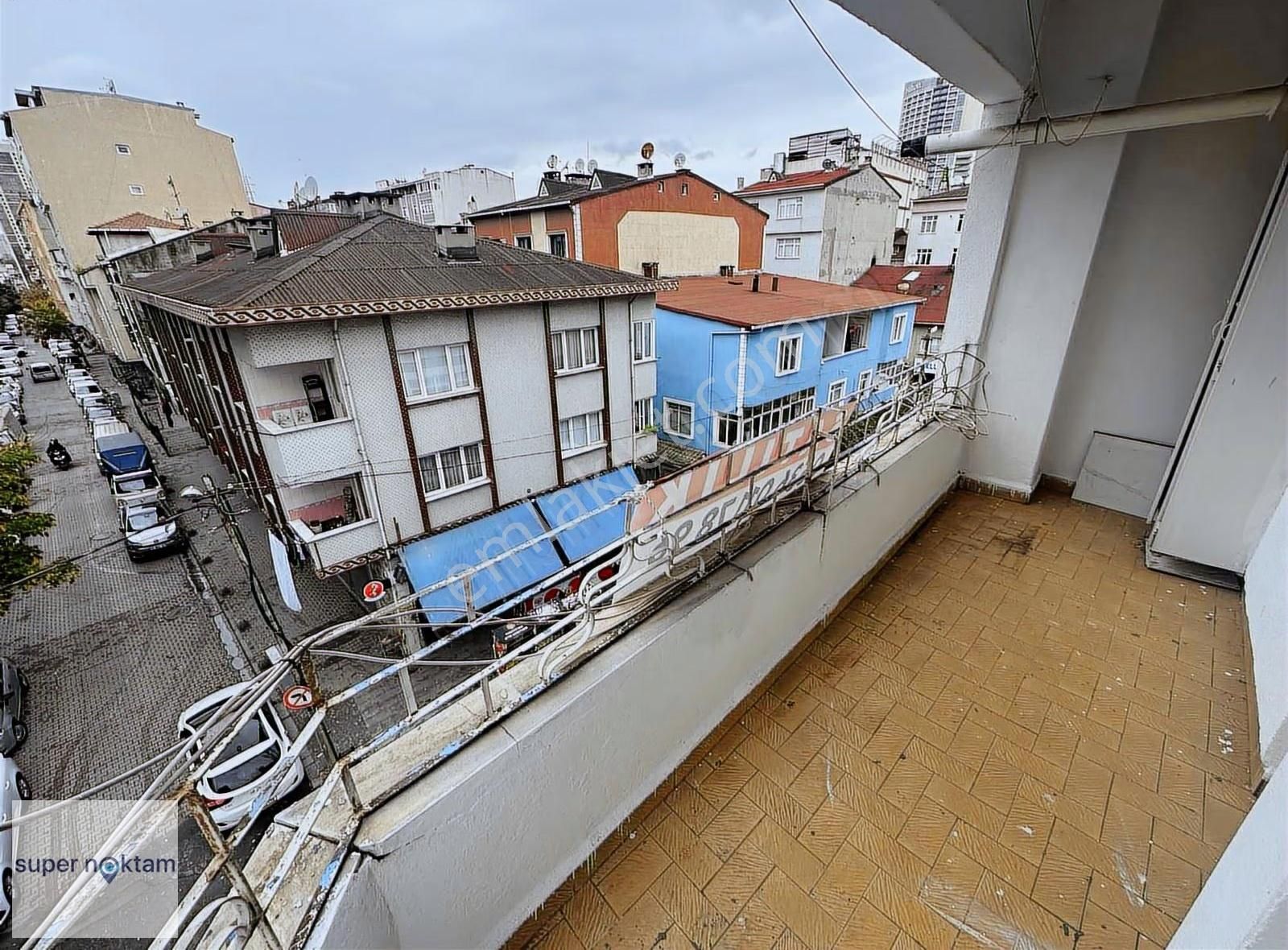 Mehmet Akif'te Cadde Üzeri 13mt Hisseli 3.kat 1+1 Satılık Daire - Görsel 23