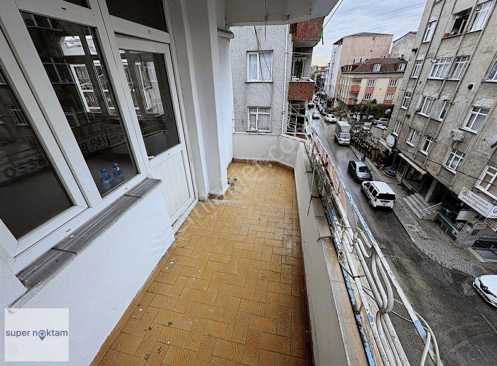 Mehmet Akif'te Cadde Üzeri 13mt Hisseli 3.kat 1+1 Satılık Daire - Görsel 11