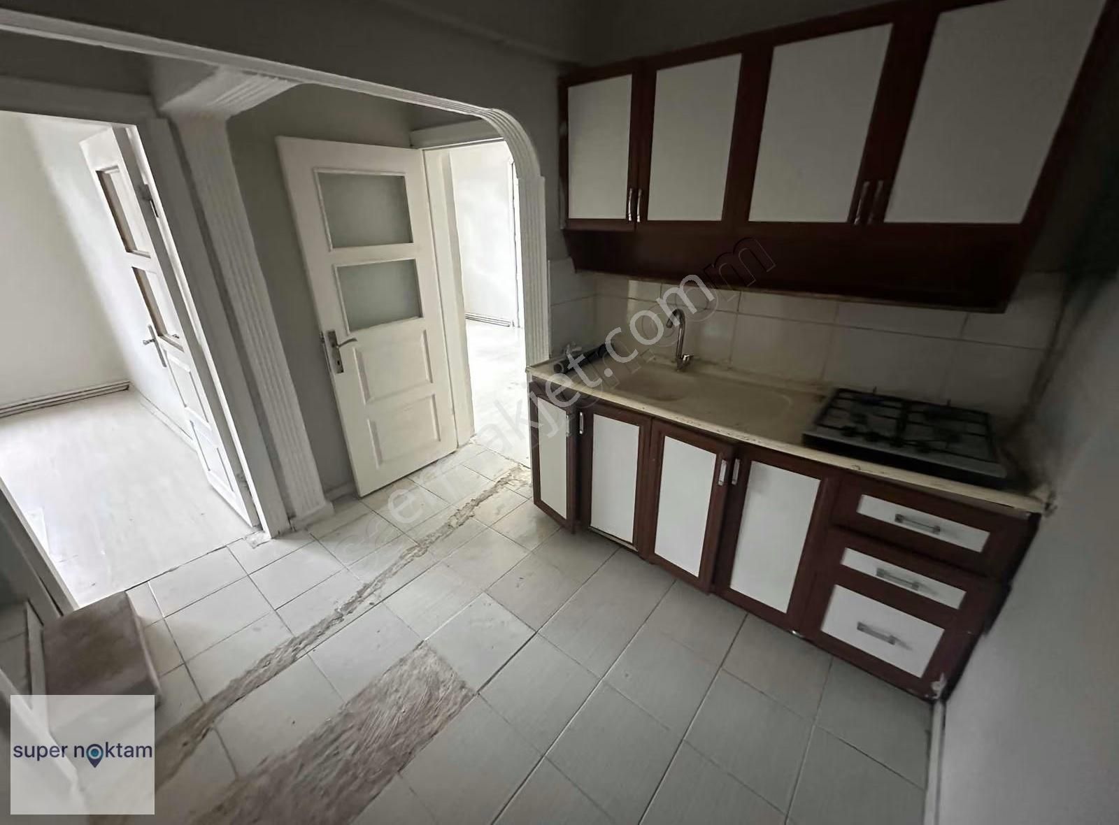 Mehmet Akif'te Cadde Üzeri 13mt Hisseli 3.kat 1+1 Satılık Daire - Görsel 32