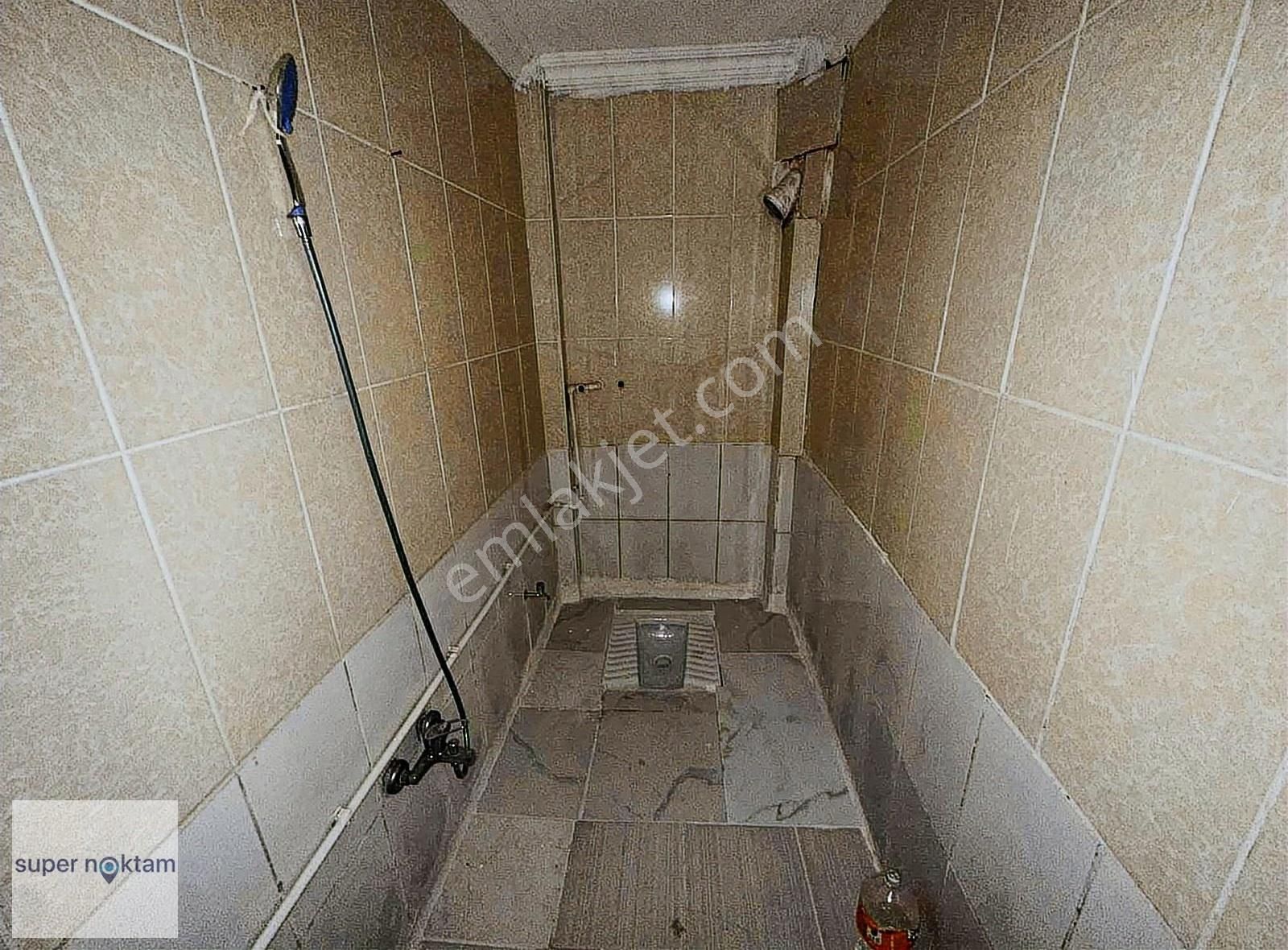 Mehmet Akif'te Cadde Üzeri 13mt Hisseli 3.kat 1+1 Satılık Daire - Görsel 3