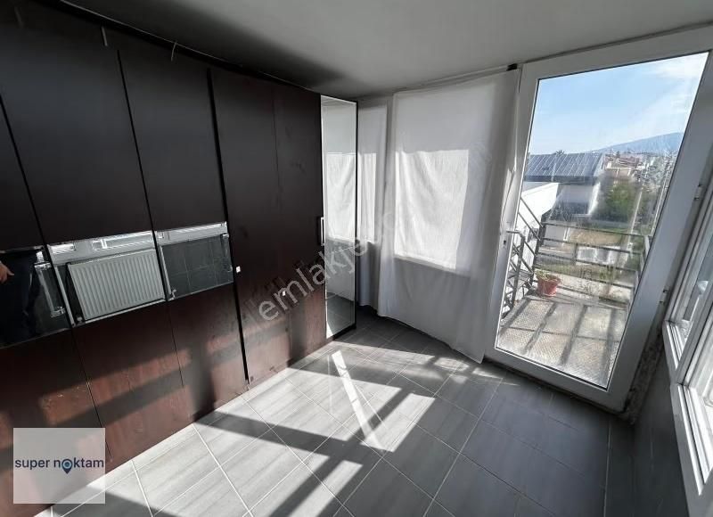 Urla Zeytinalanın'da Teraslı Denize Yürüme Mesafesi Kiralık 2+1 - Görsel 16