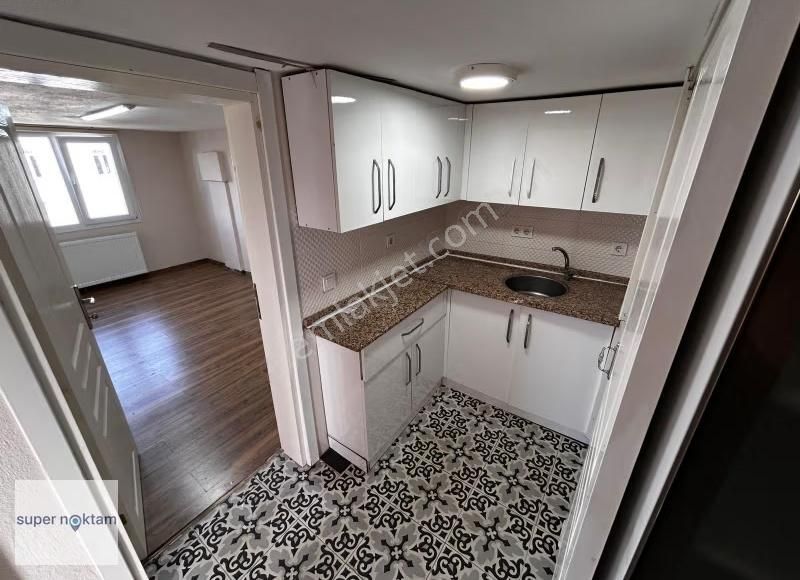 Urla Zeytinalanın'da Teraslı Denize Yürüme Mesafesi Kiralık 2+1 - Görsel 4