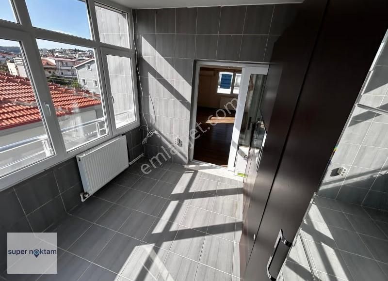 Urla Zeytinalanın'da Teraslı Denize Yürüme Mesafesi Kiralık 2+1 - Görsel 10