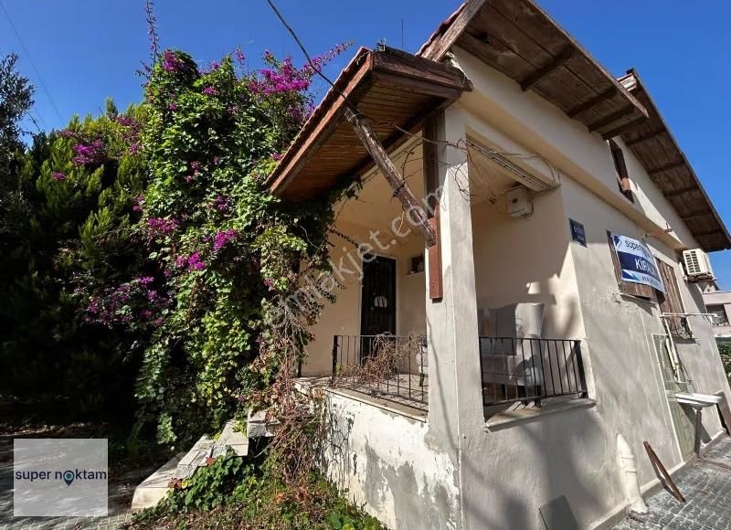 Urla'da Denize Sıfır Kiralık 2+1 Müstakil Ev - Görsel 19