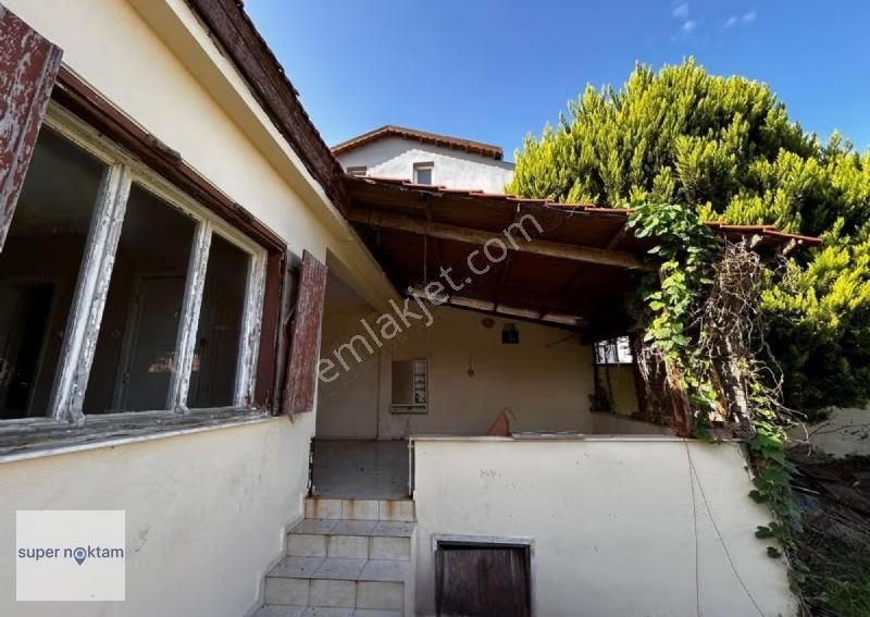 Urla'da Denize Sıfır Kiralık 2+1 Müstakil Ev - Görsel 18