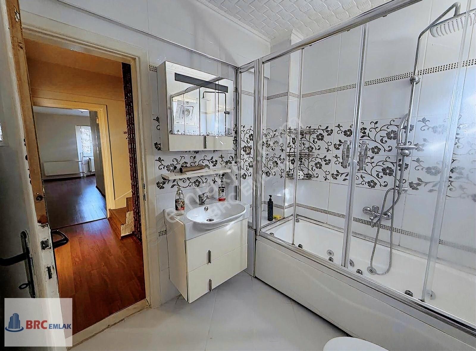 Halkalı Mali Müşavirler Sitesi Müstakil Bakımlı Boş 5+1 Villa - Görsel 2