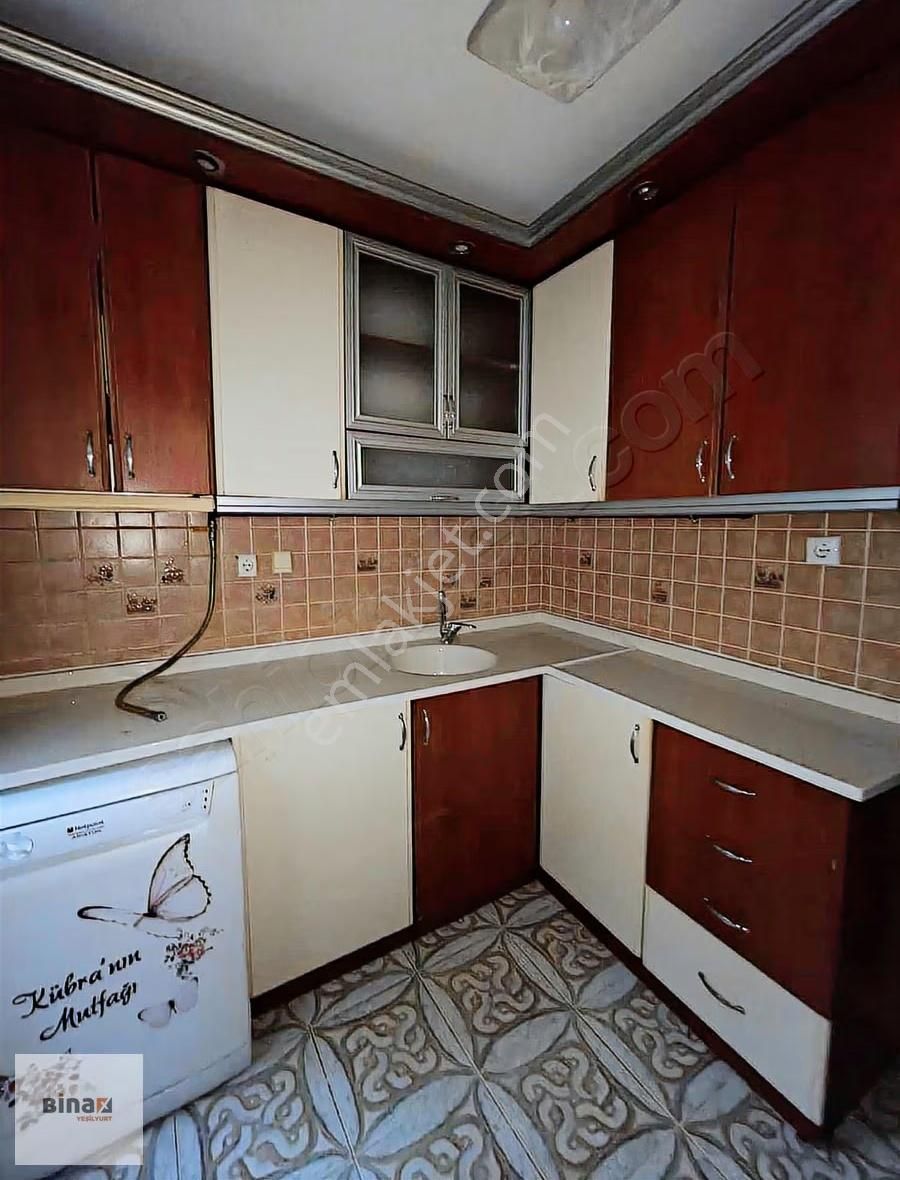 Yeşilyurt Ulu Önder Caddesi'nde 3+1 Ara Kat Satılık Daire - Görsel 9