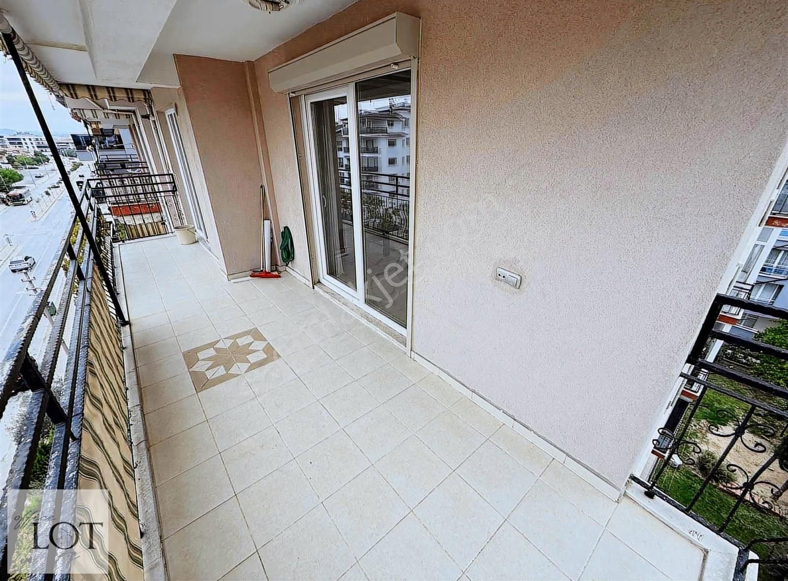 Yenişafak'ta Cadde Üzeri 3+1 Daire - Görsel 17