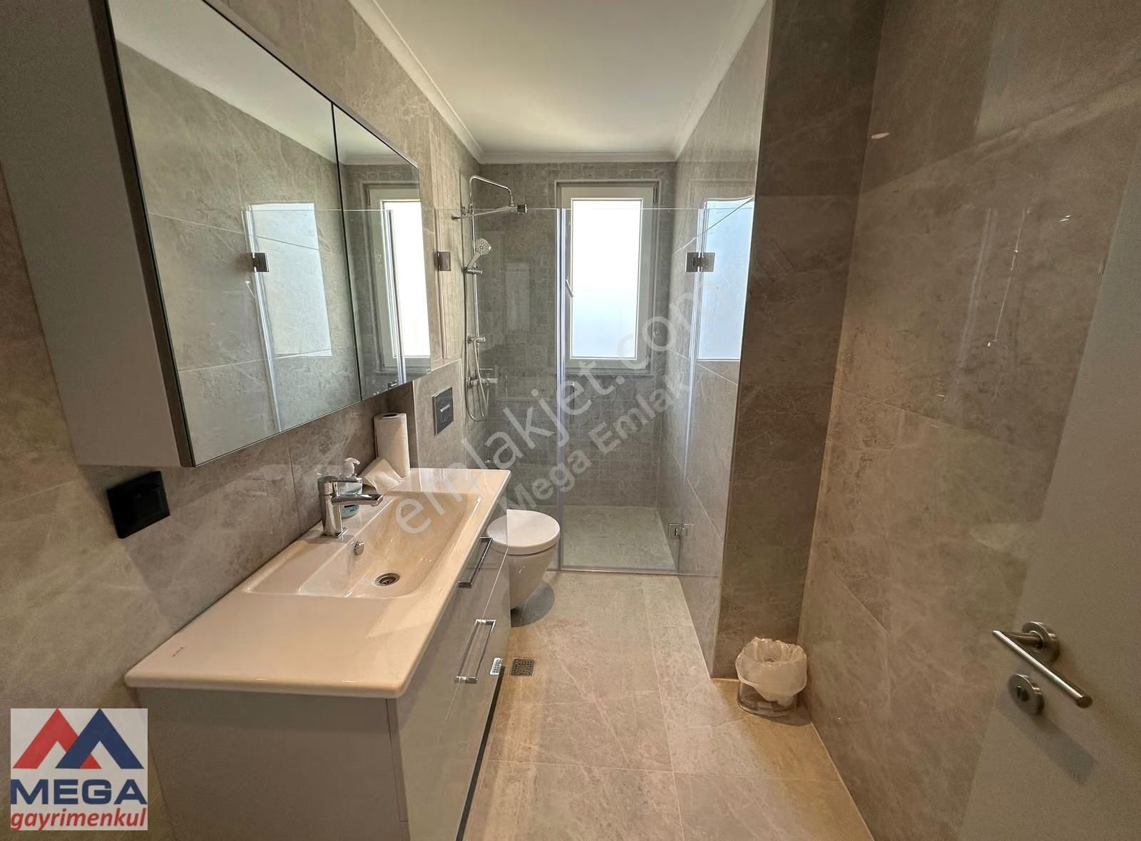 Caddebostan'da 150m2 Güvenlikli Balkonlu Havuzlu Satılık Daire - Görsel 34