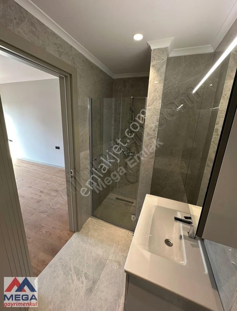 Caddebostan'da 150m2 Güvenlikli Balkonlu Havuzlu Satılık Daire - Görsel 5