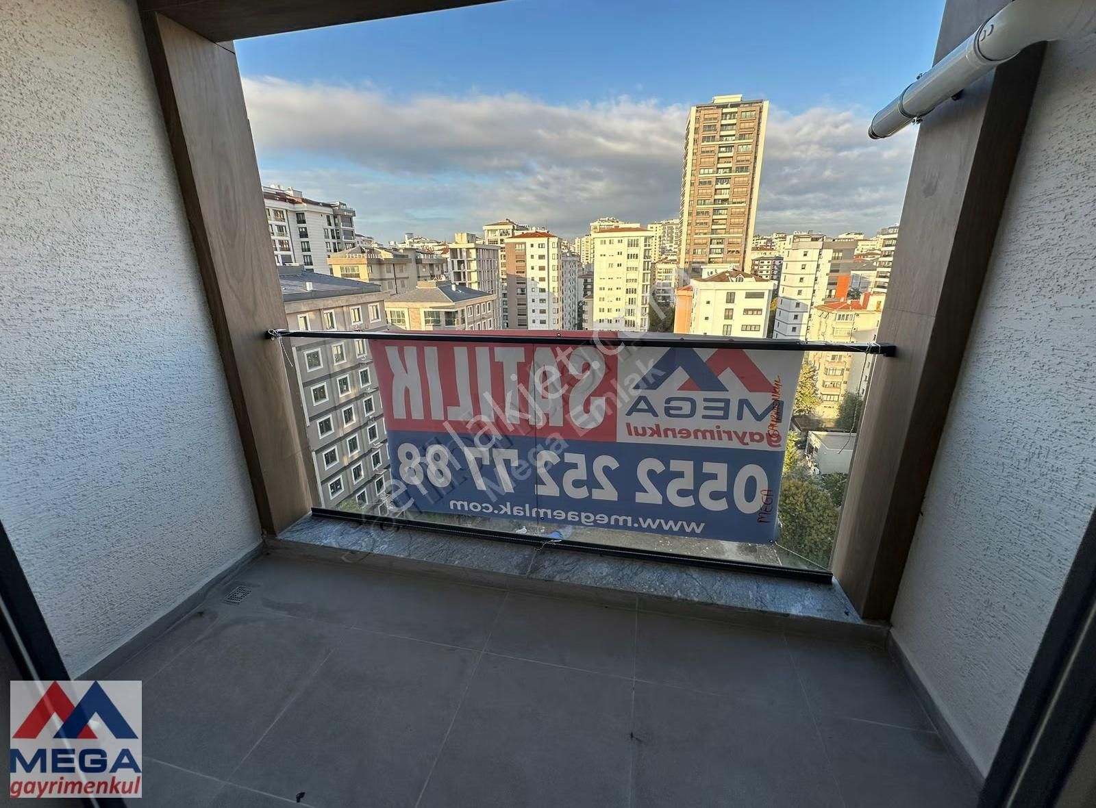 Caddebostan'da 150m2 Güvenlikli Balkonlu Havuzlu Satılık Daire - Görsel 18