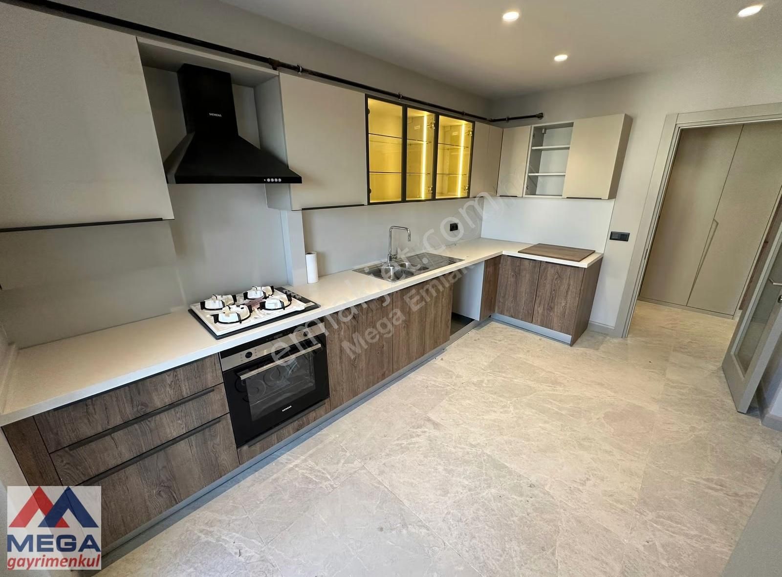 Caddebostan'da 150m2 Güvenlikli Balkonlu Havuzlu Satılık Daire - Görsel 12