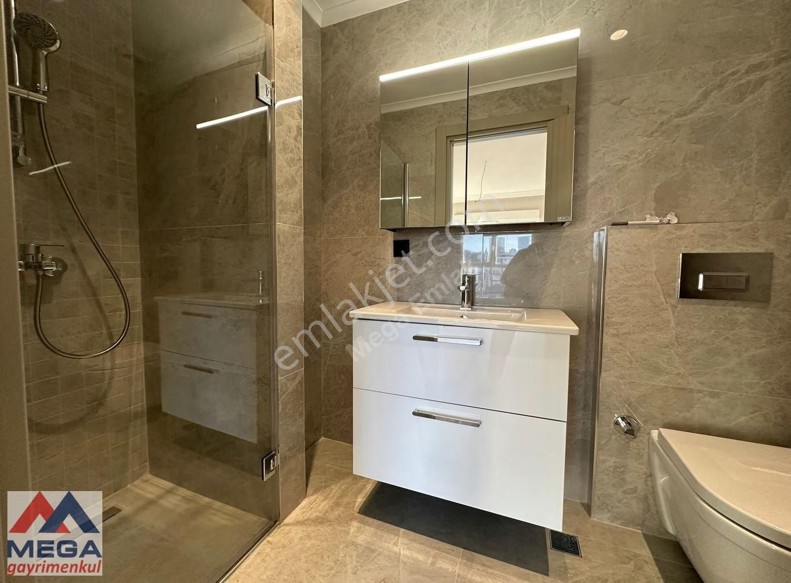 Caddebostan'da 150m2 Güvenlikli Balkonlu Havuzlu Satılık Daire - Görsel 27