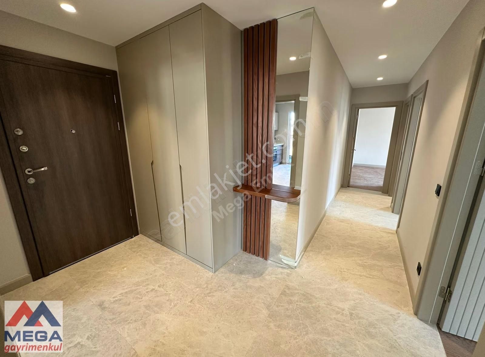 Caddebostan'da 150m2 Güvenlikli Balkonlu Havuzlu Satılık Daire - Görsel 13