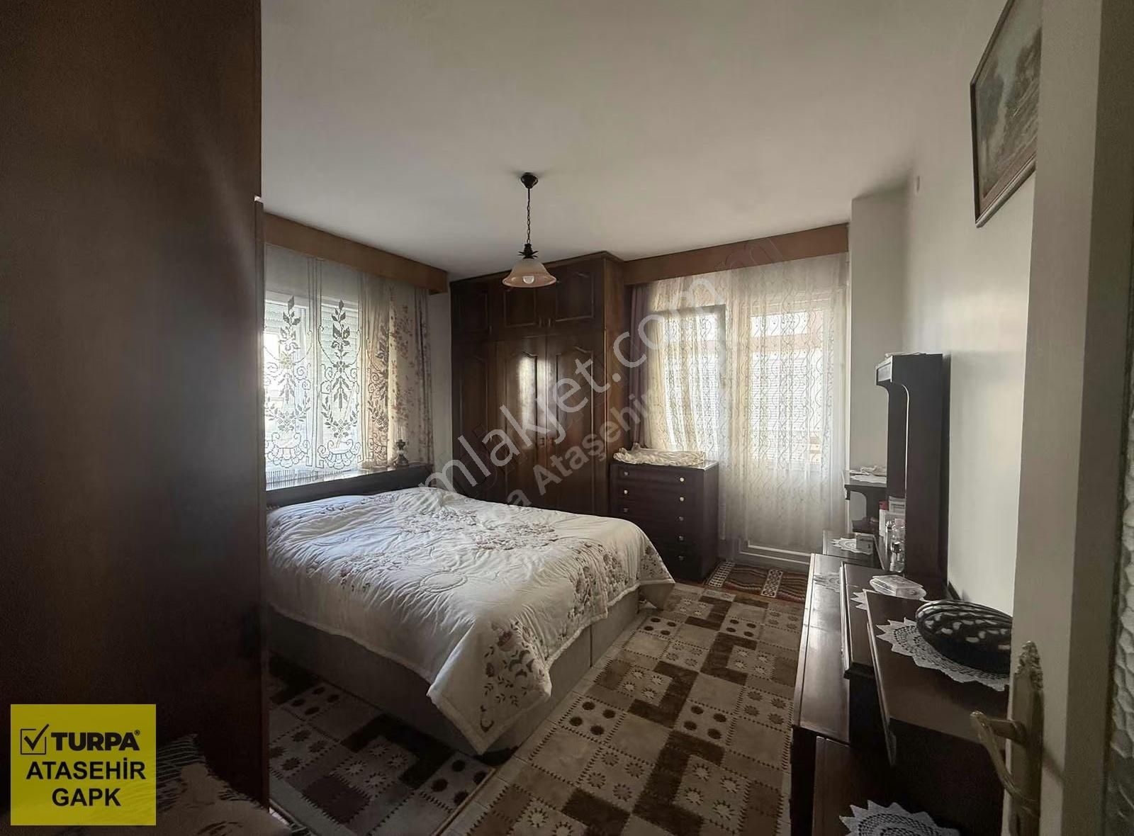 Karşıyaka Girne Caddesi'nde 3+1 Satılık Daire - Görsel 4