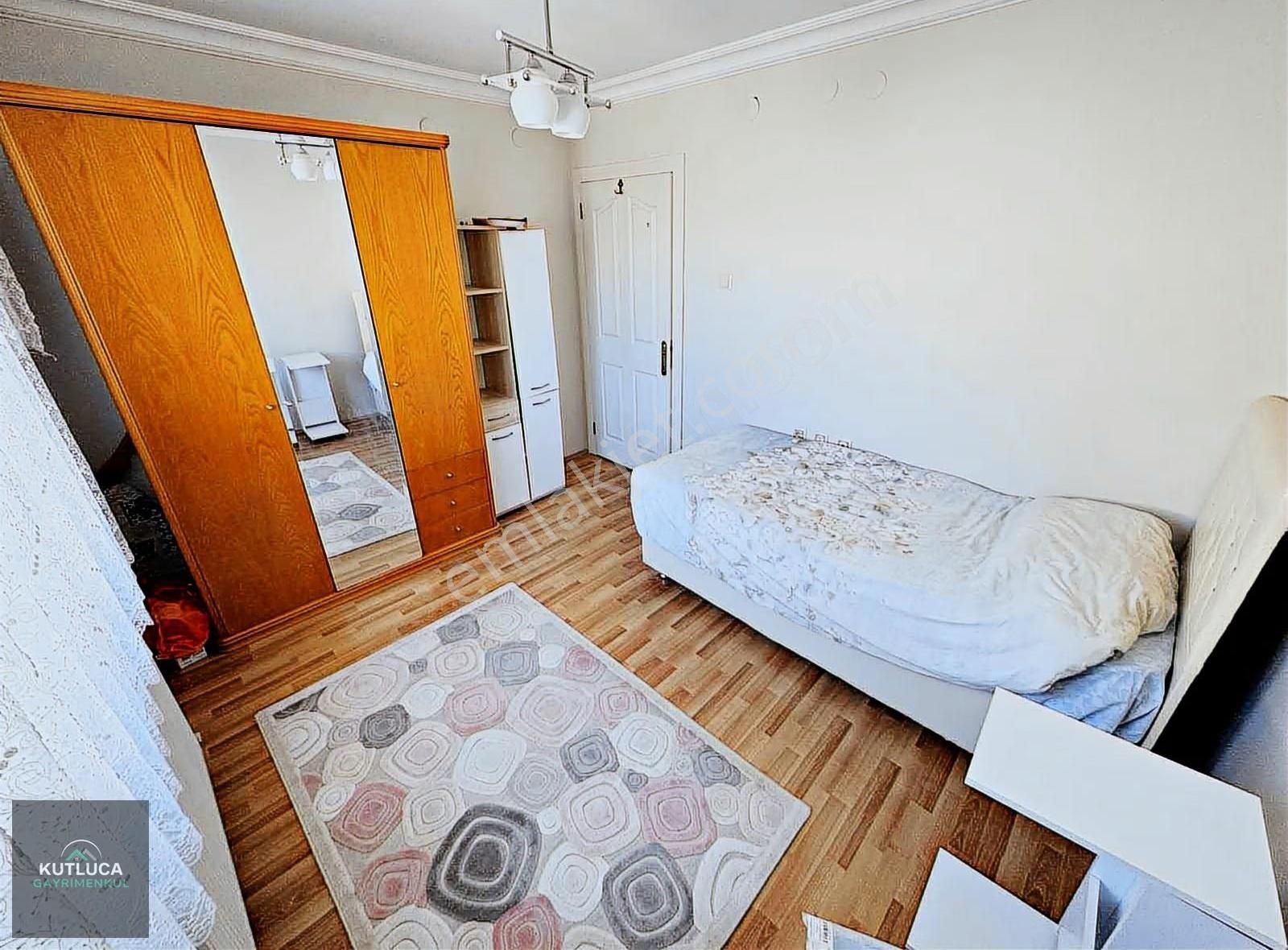 Merkezi Konumda 3 Cepheli 3+1 Geniş Oturumlu Krediye Uygun Daire - Görsel 15