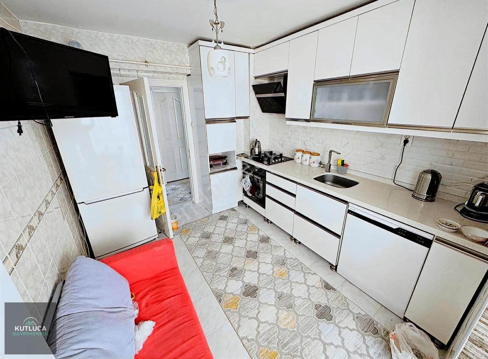 Merkezi Konumda 3 Cepheli 3+1 Geniş Oturumlu Krediye Uygun Daire - Görsel 24