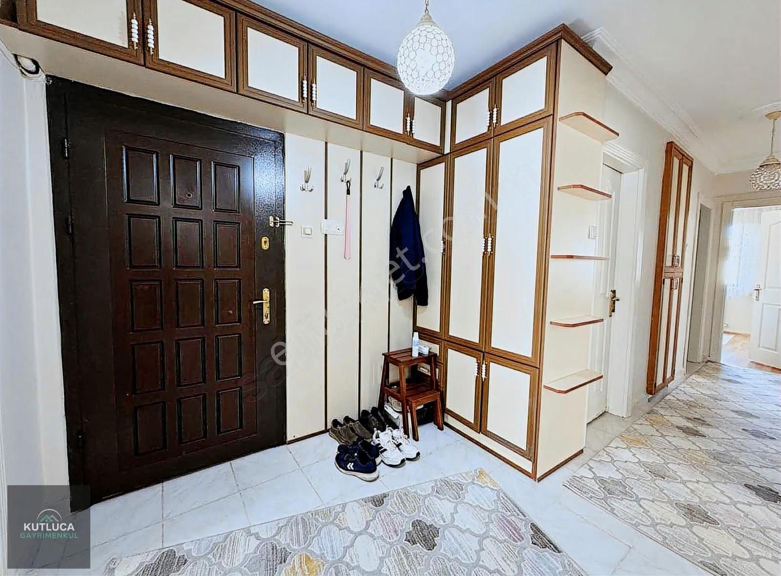 Merkezi Konumda 3 Cepheli 3+1 Geniş Oturumlu Krediye Uygun Daire - Görsel 12