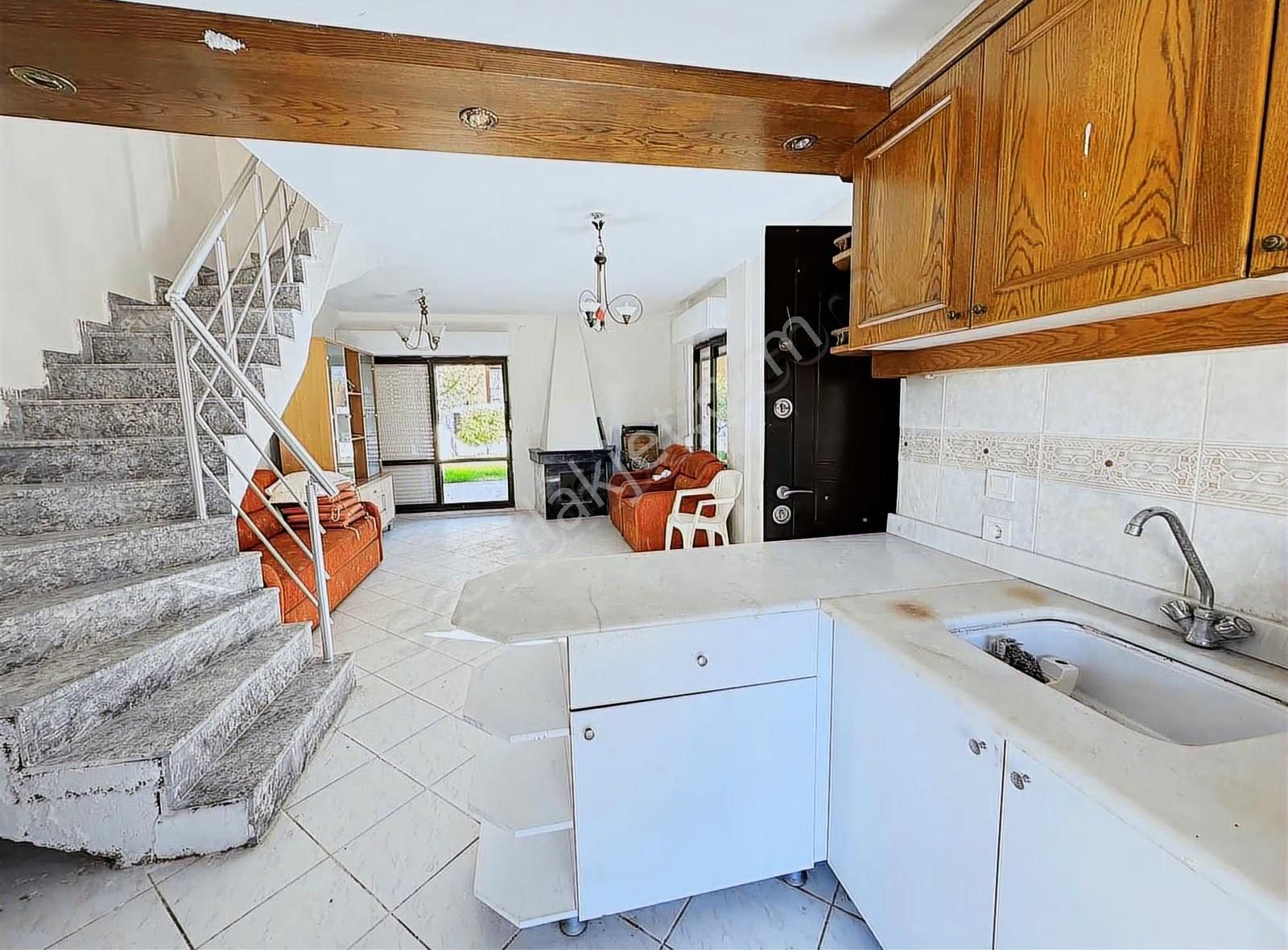 Alya Gayrimenkul Alaçatıda 3+1 Villa - Görsel 2