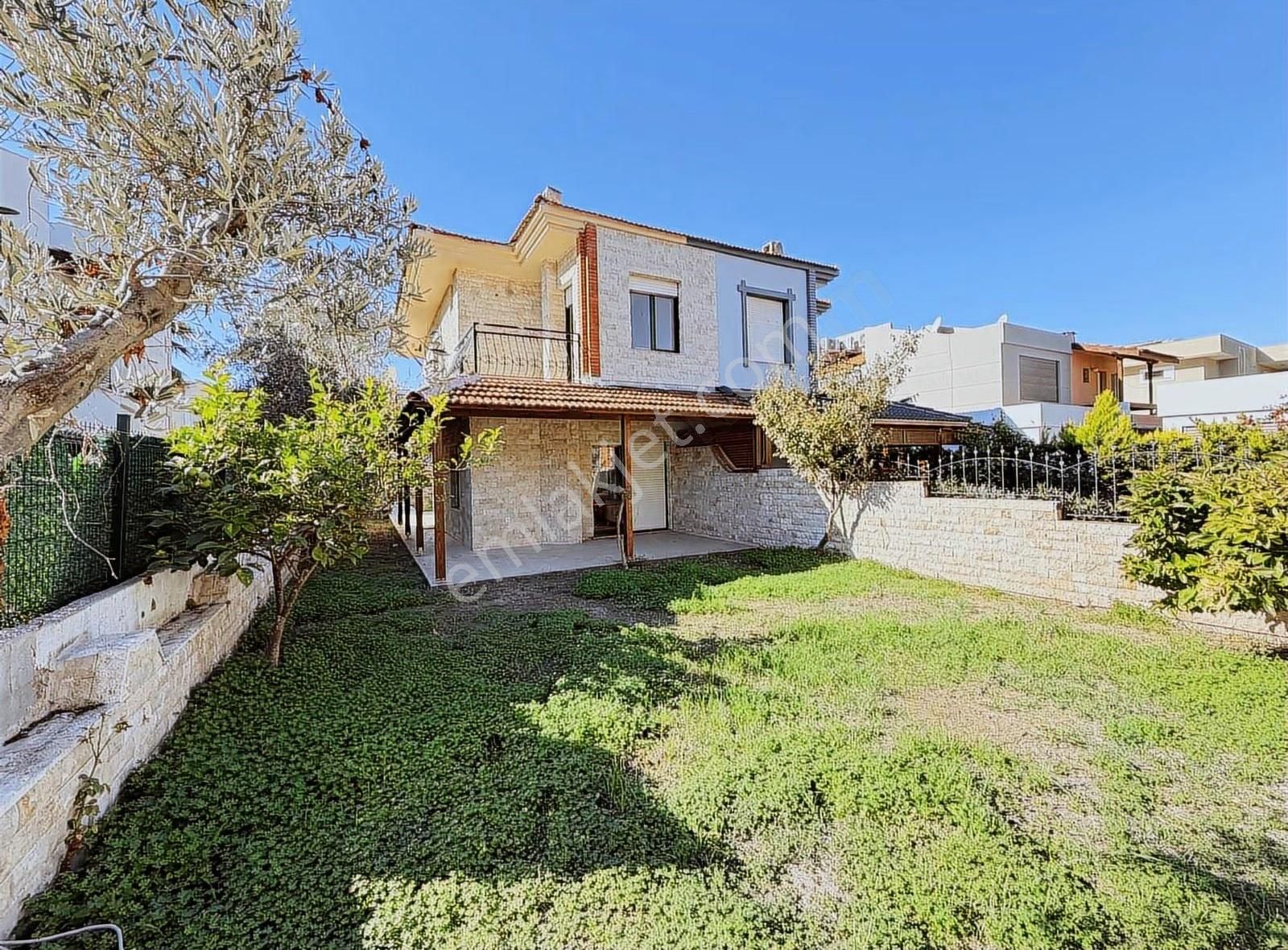 Alya Gayrimenkul Alaçatıda 3+1 Villa - Görsel 9