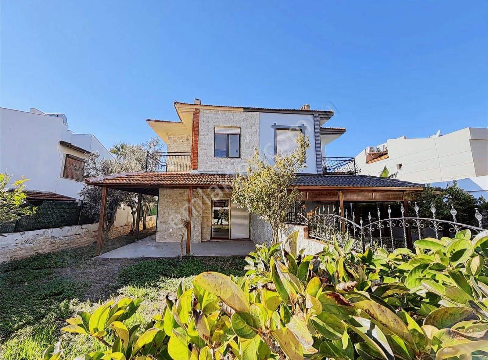 Alya Gayrimenkul Alaçatıda 3+1 Villa - Görsel 3