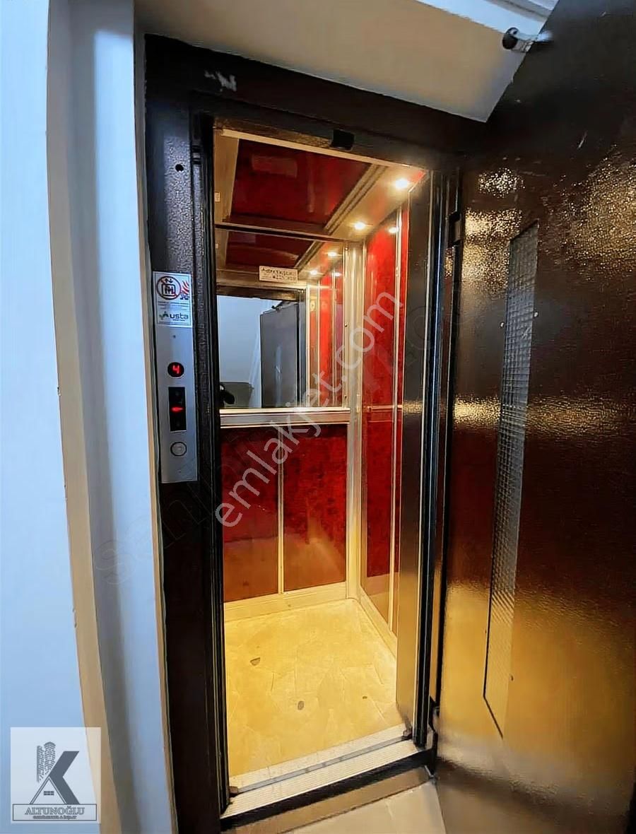 Reşitpaşa Caddesinde Deniz Manzaralı Asansörlü 4+1 180 M2 - Görsel 11