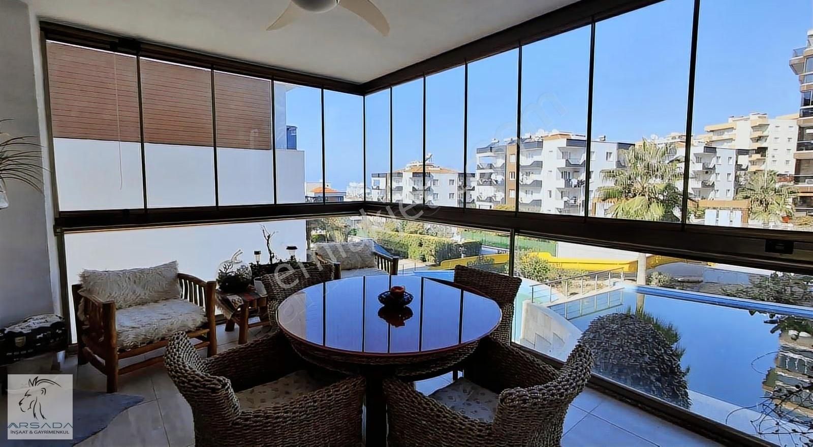 Kuşadası'nda Rezidans Da 3+1 Daire