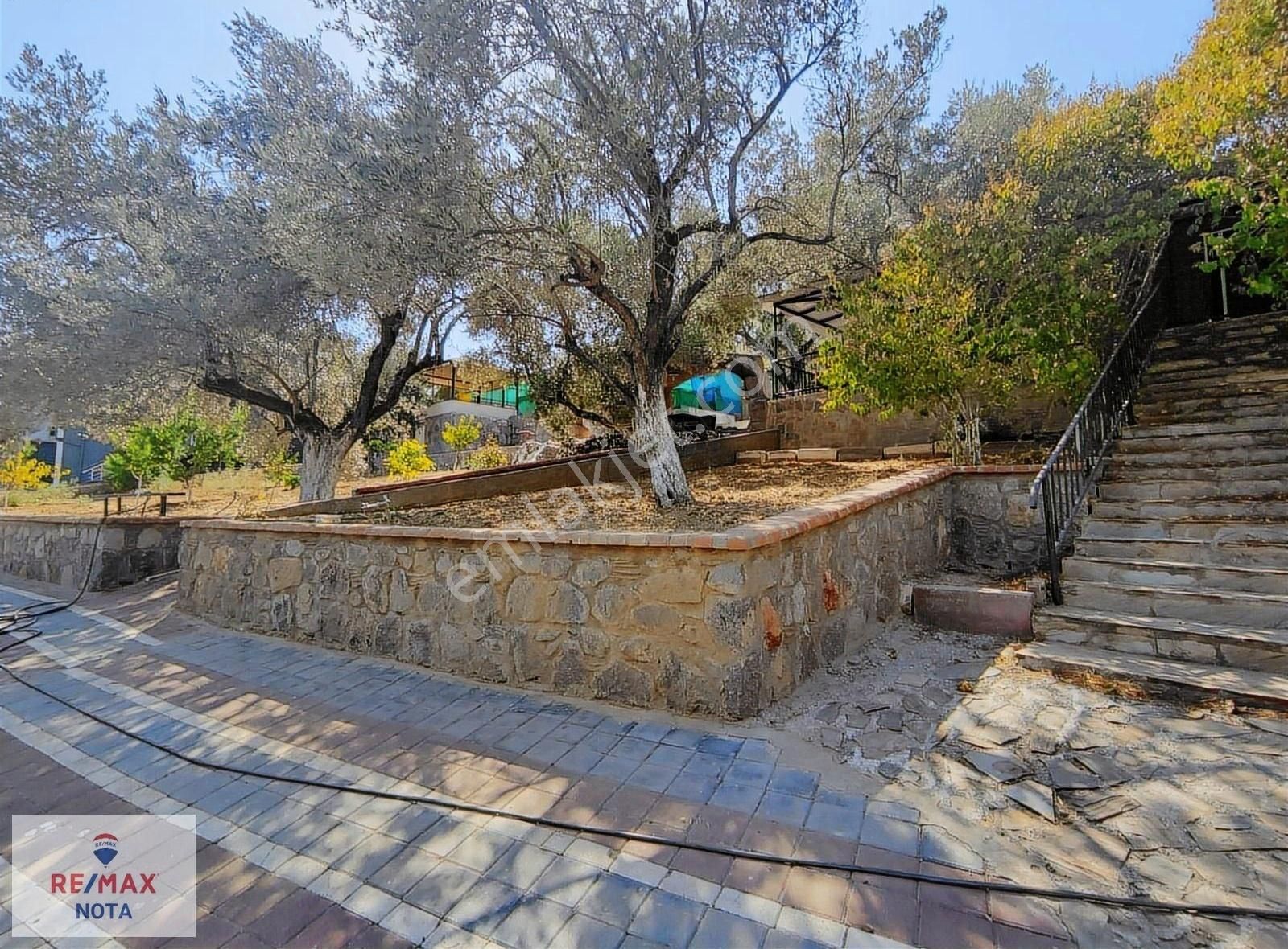 Kemalpaşa Sütçüler'de İçinde 200 M2 Havuzlu Villa Olan Arazi. - Görsel 21