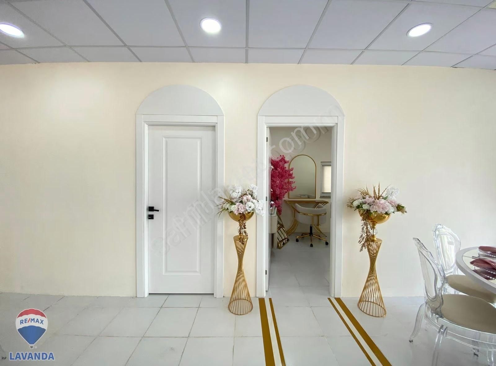 Remax Lavanda'dan Merkez Kayaşehir Avm'de 200 M2 Satılık Dükkan - Görsel 4