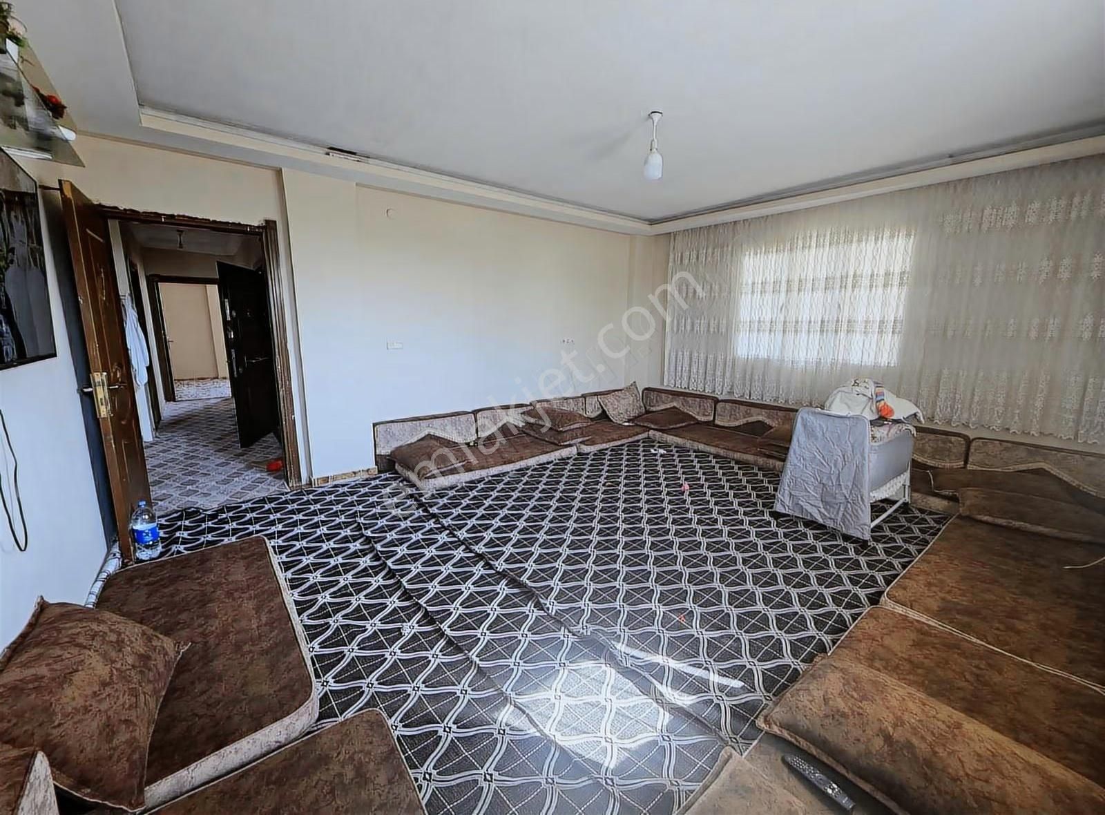 Güzelevler Mahallesi Satılık 2 Katlı Köşebaşı 3+1 Müstakil Ev - Görsel 4