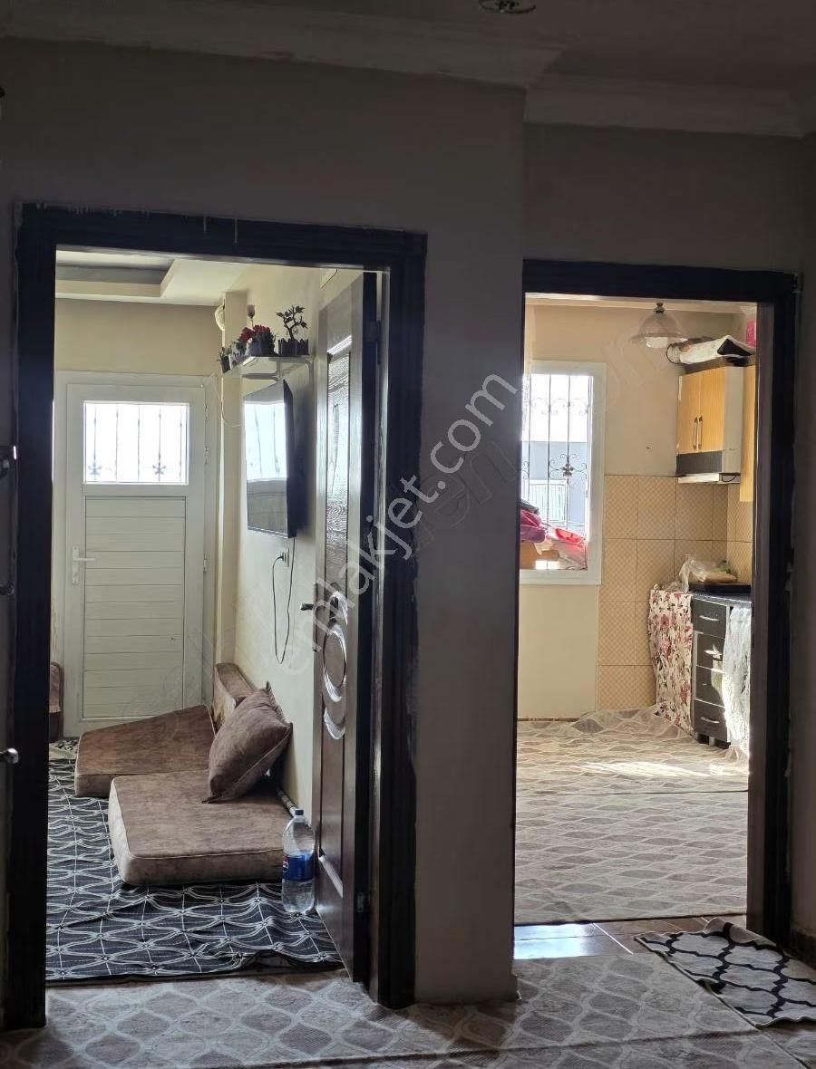 Güzelevler Mahallesi Satılık 2 Katlı Köşebaşı 3+1 Müstakil Ev - Görsel 6