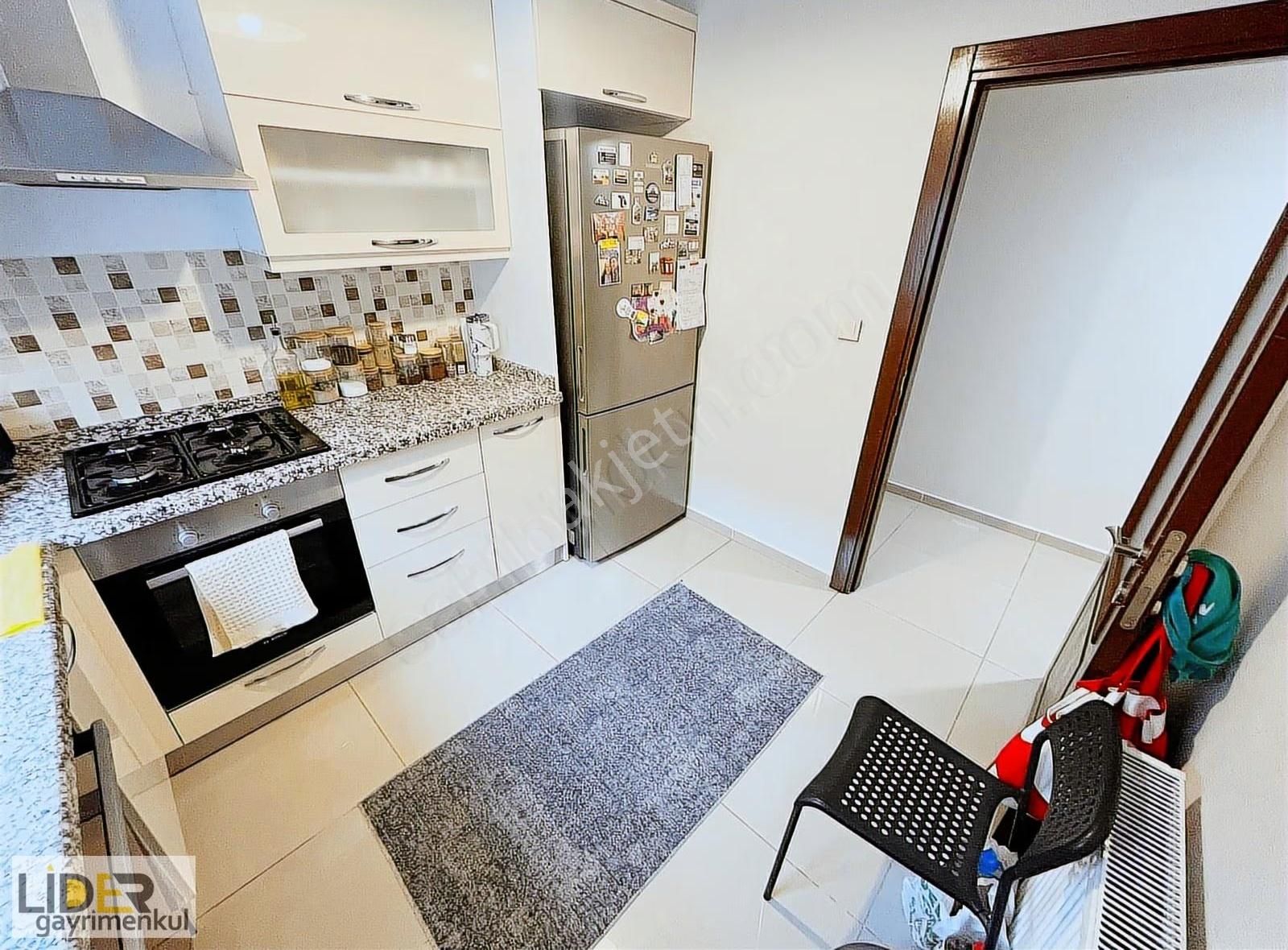 Lider'den İdealtepe Metroya Yakın 8 Yıllk 2.kat Ön Köşe Lüks 3+1 - Görsel 9