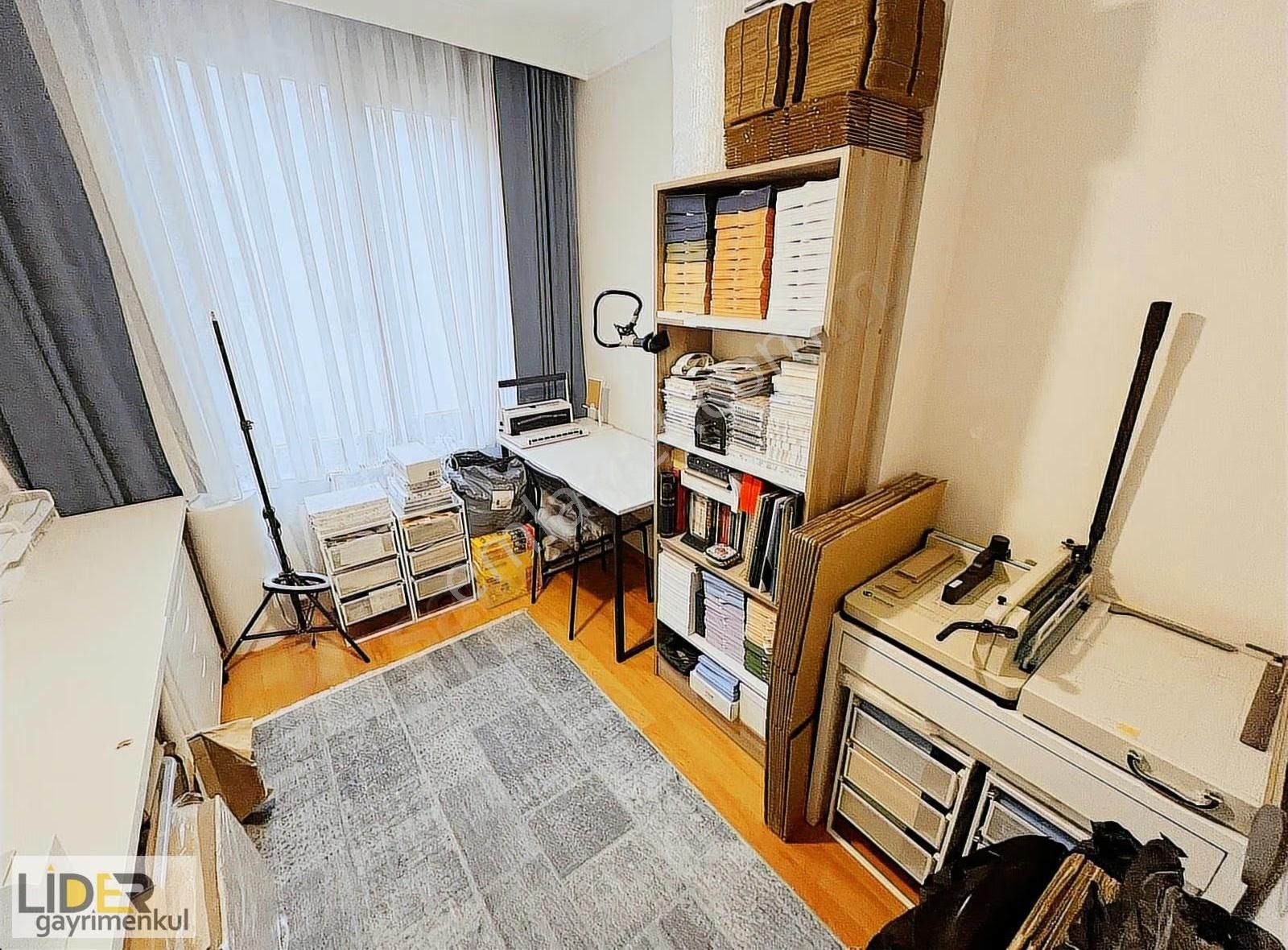 Lider'den İdealtepe Metroya Yakın 8 Yıllk 2.kat Ön Köşe Lüks 3+1 - Görsel 24