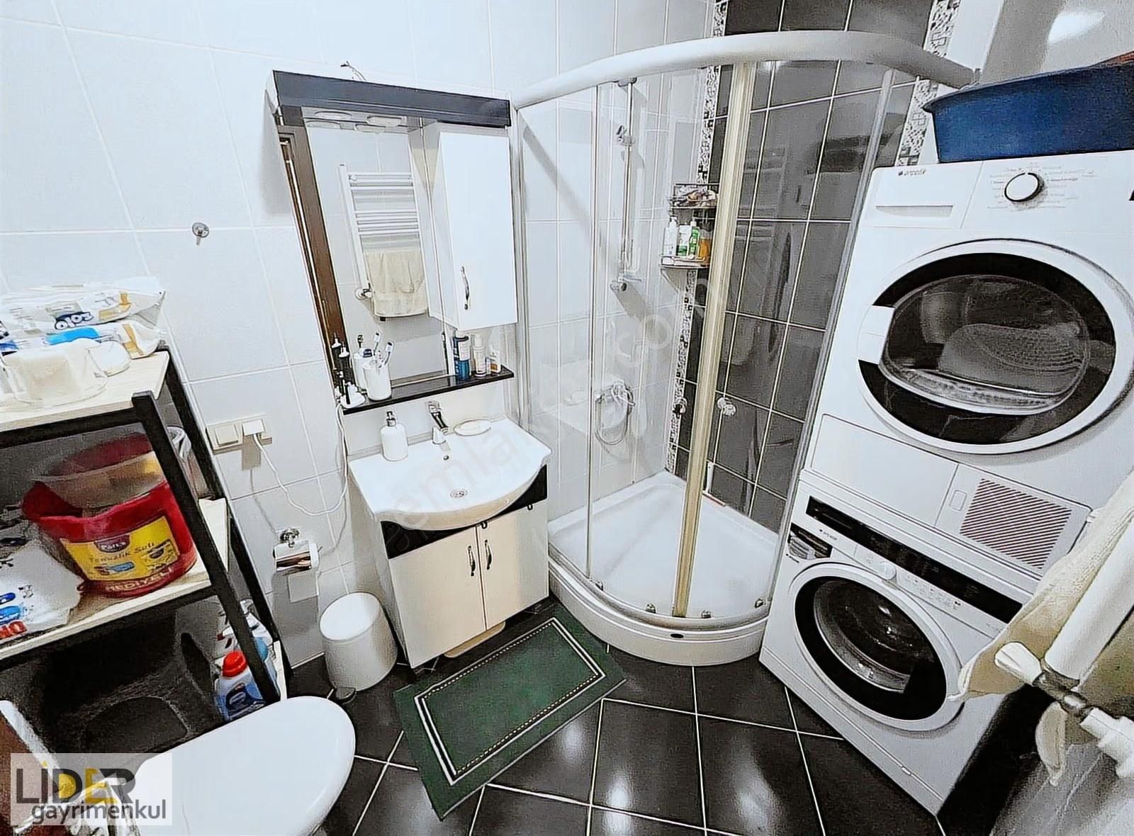 Lider'den İdealtepe Metroya Yakın 8 Yıllk 2.kat Ön Köşe Lüks 3+1 - Görsel 19