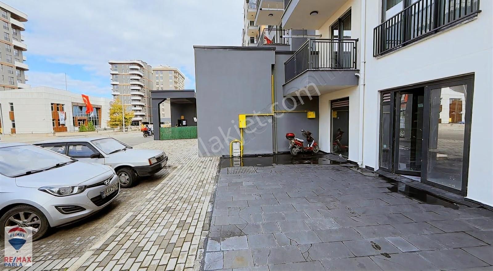 Canik Şehr-i Bahçe Bölge Uzmanı Rahşan Çam'dan Satılık Dükkan - Görsel 14