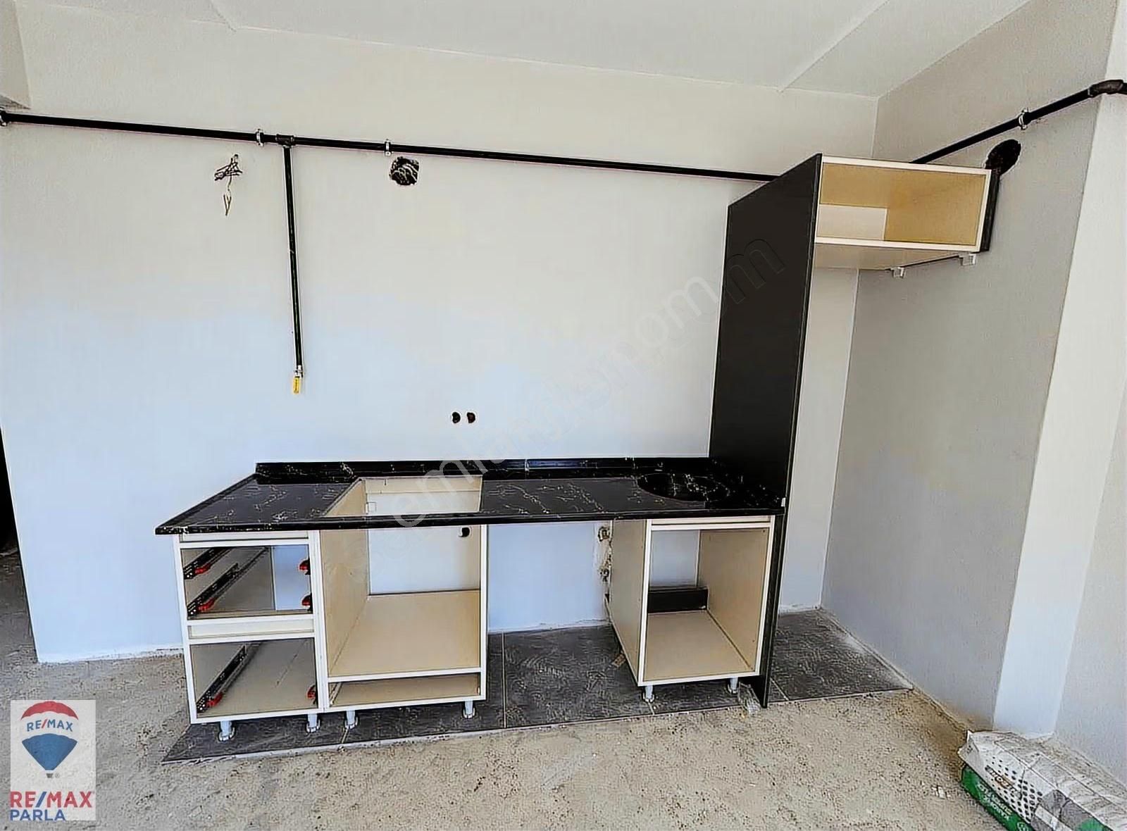 Remax Parla / Can Baydır 1+1 Deniz Manzaralı - Görsel 11